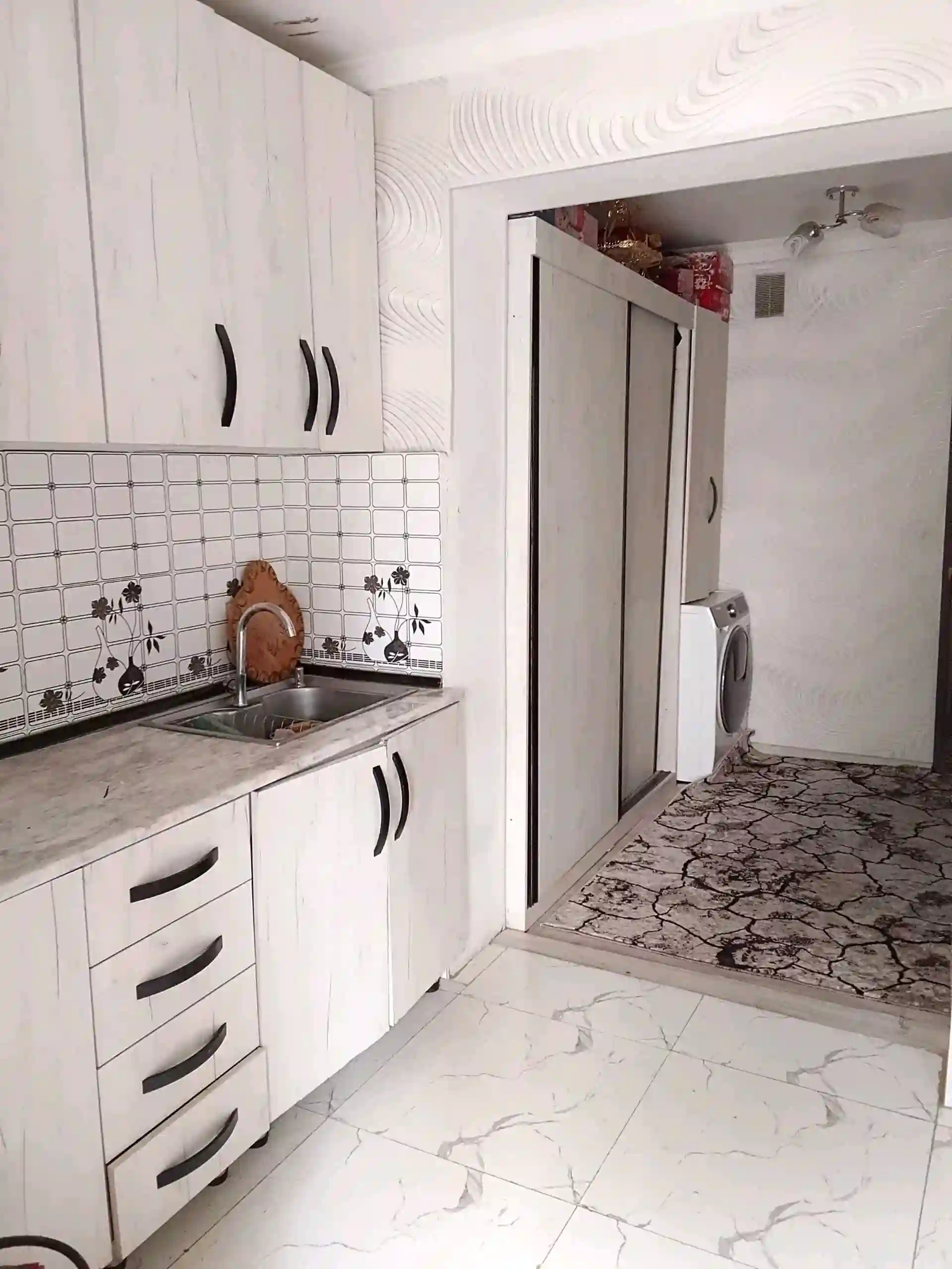 2-к квартира, 1 этаж, 60 м², сино