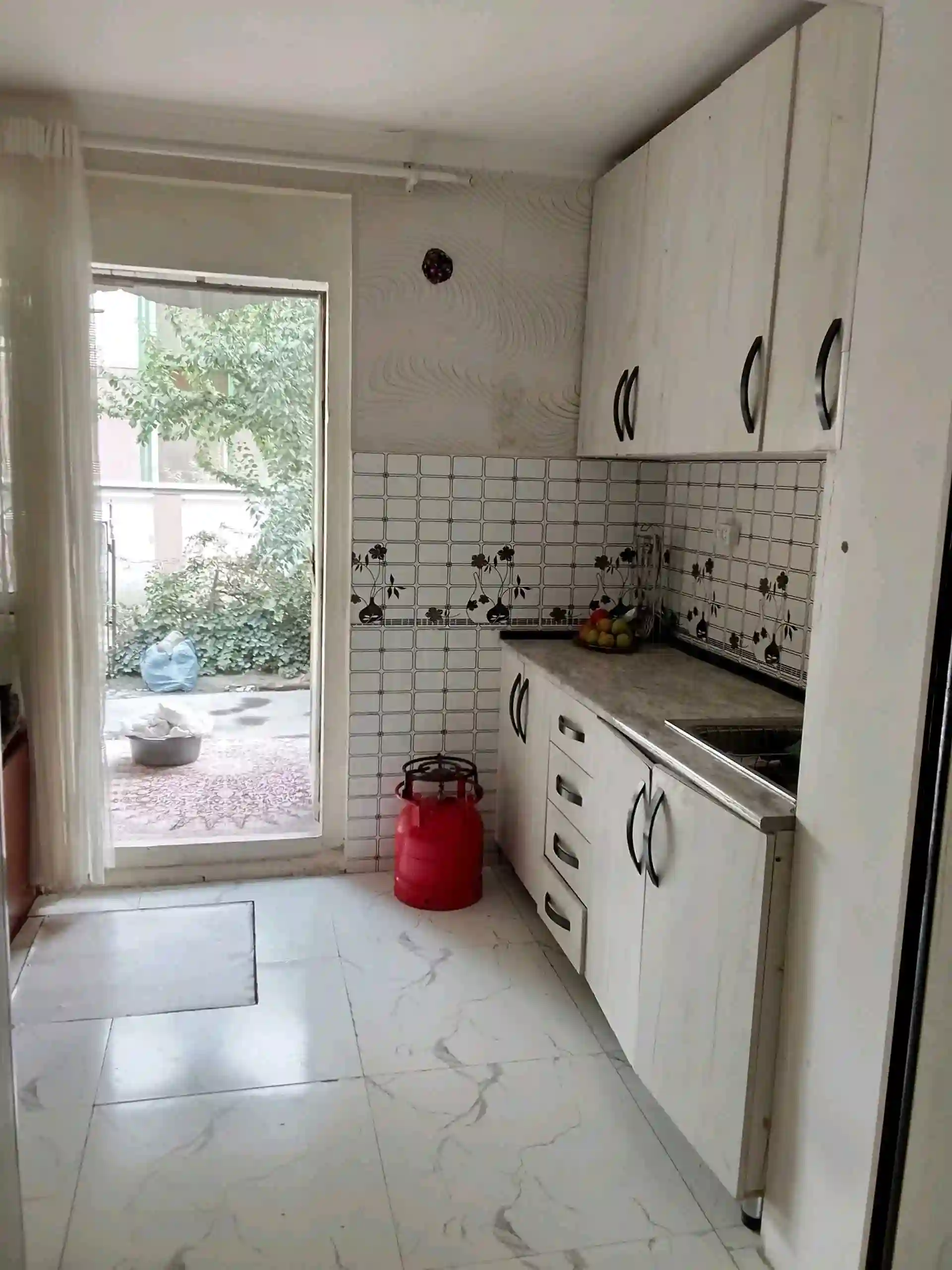 2-к квартира, 1 этаж, 60 м², сино