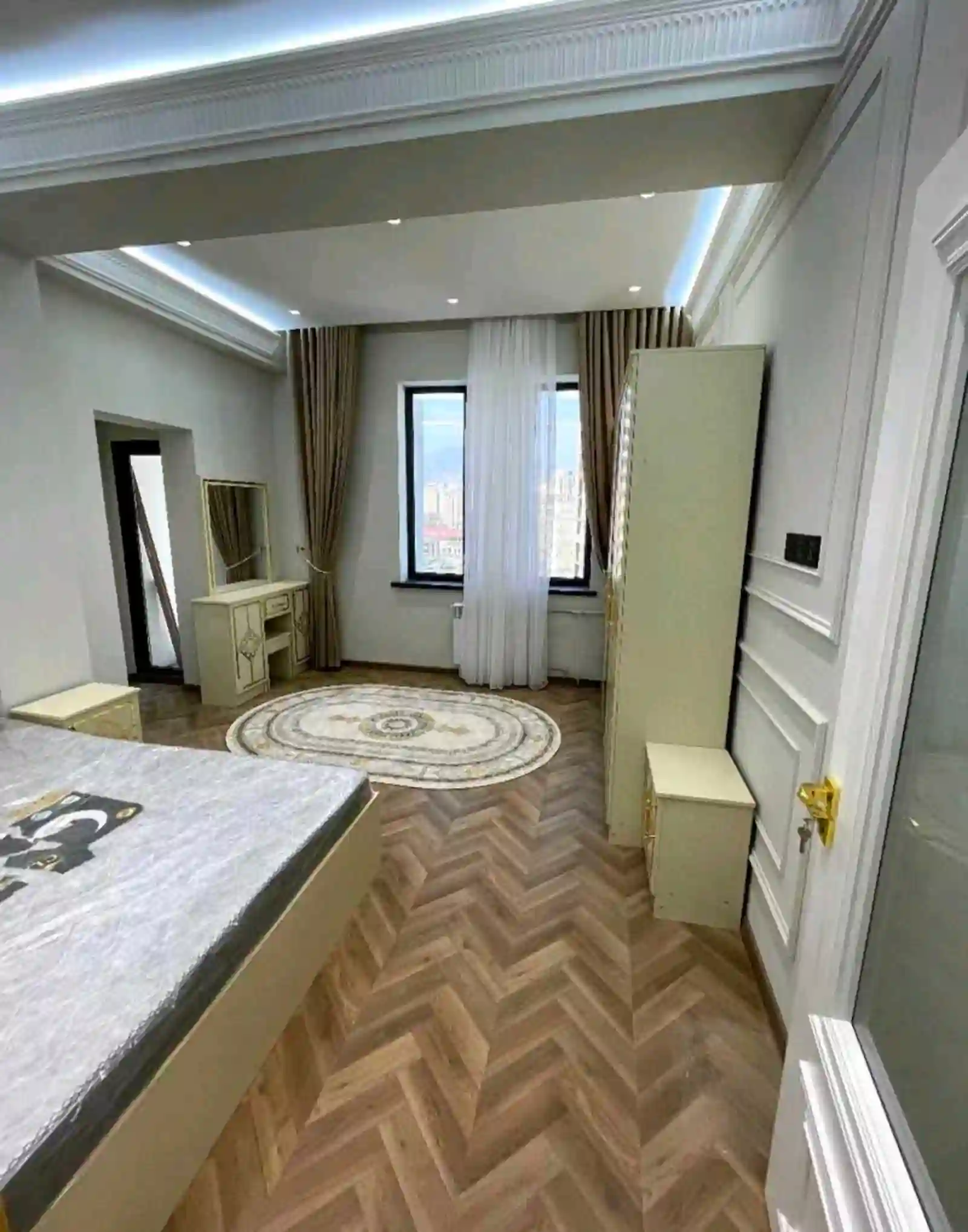 3-к квартира, 11 этаж, 75 м², Исмоил Сомони