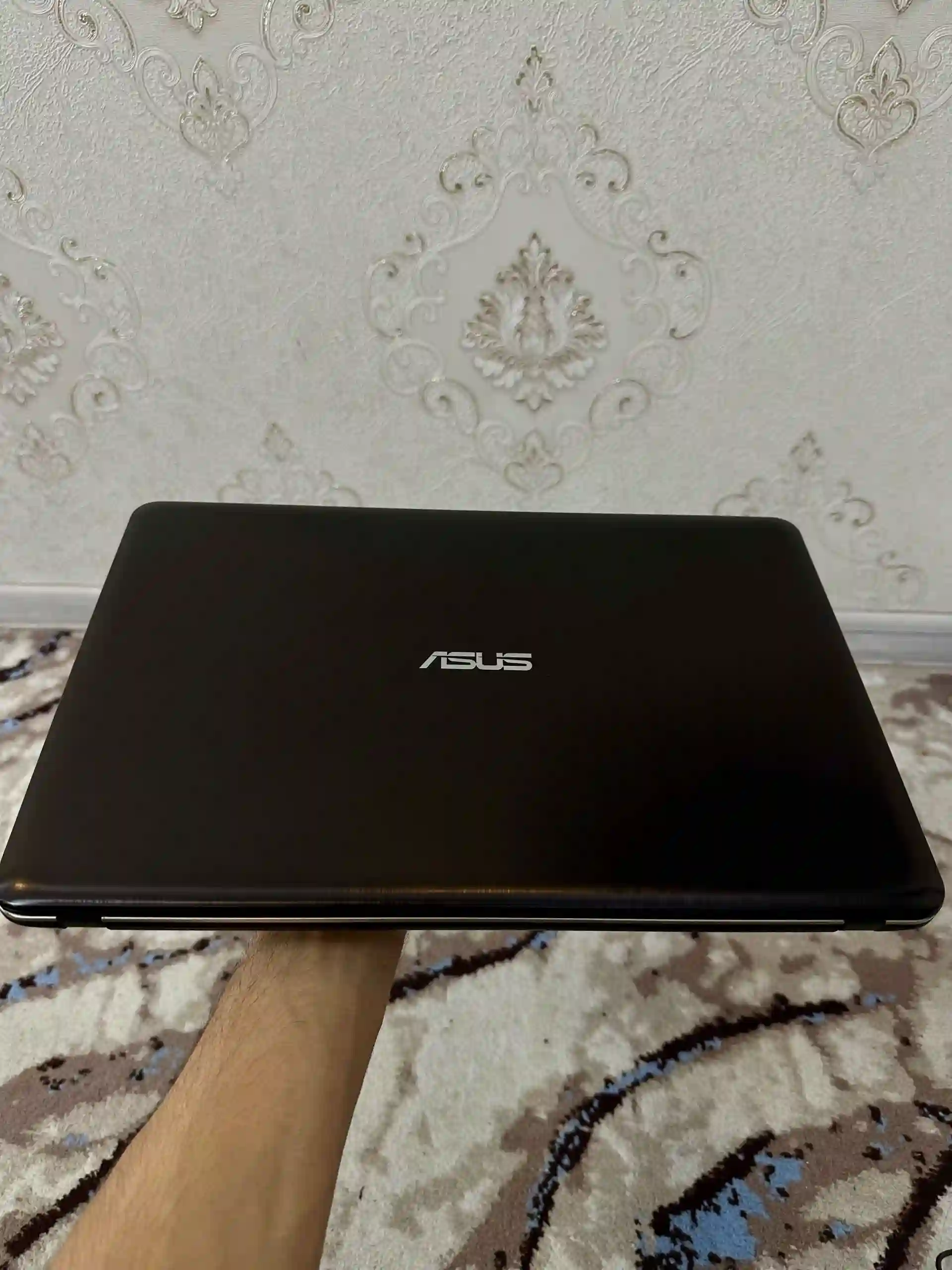 Asus
