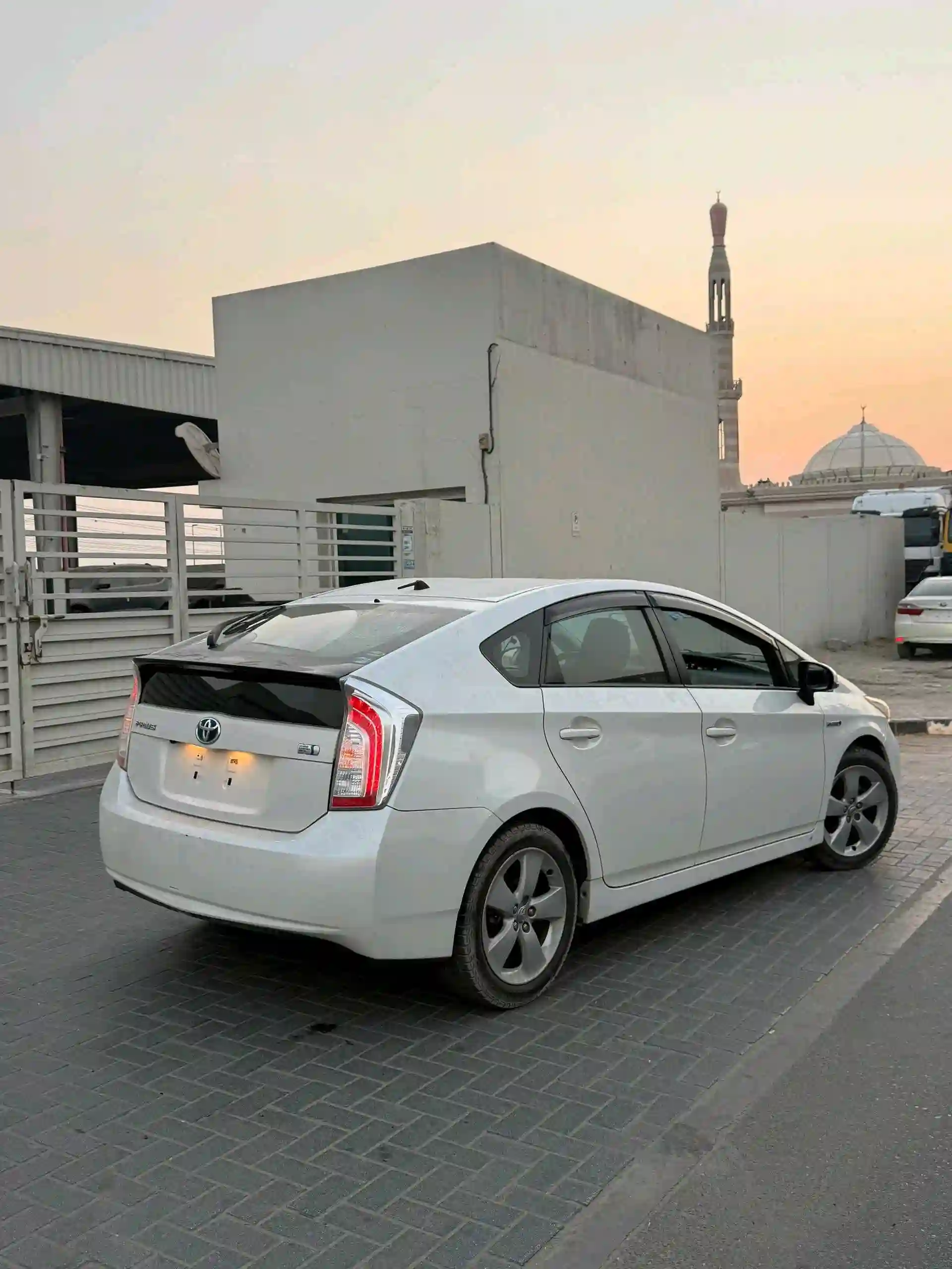 Toyota Prius 2014 — миниатюра 7
