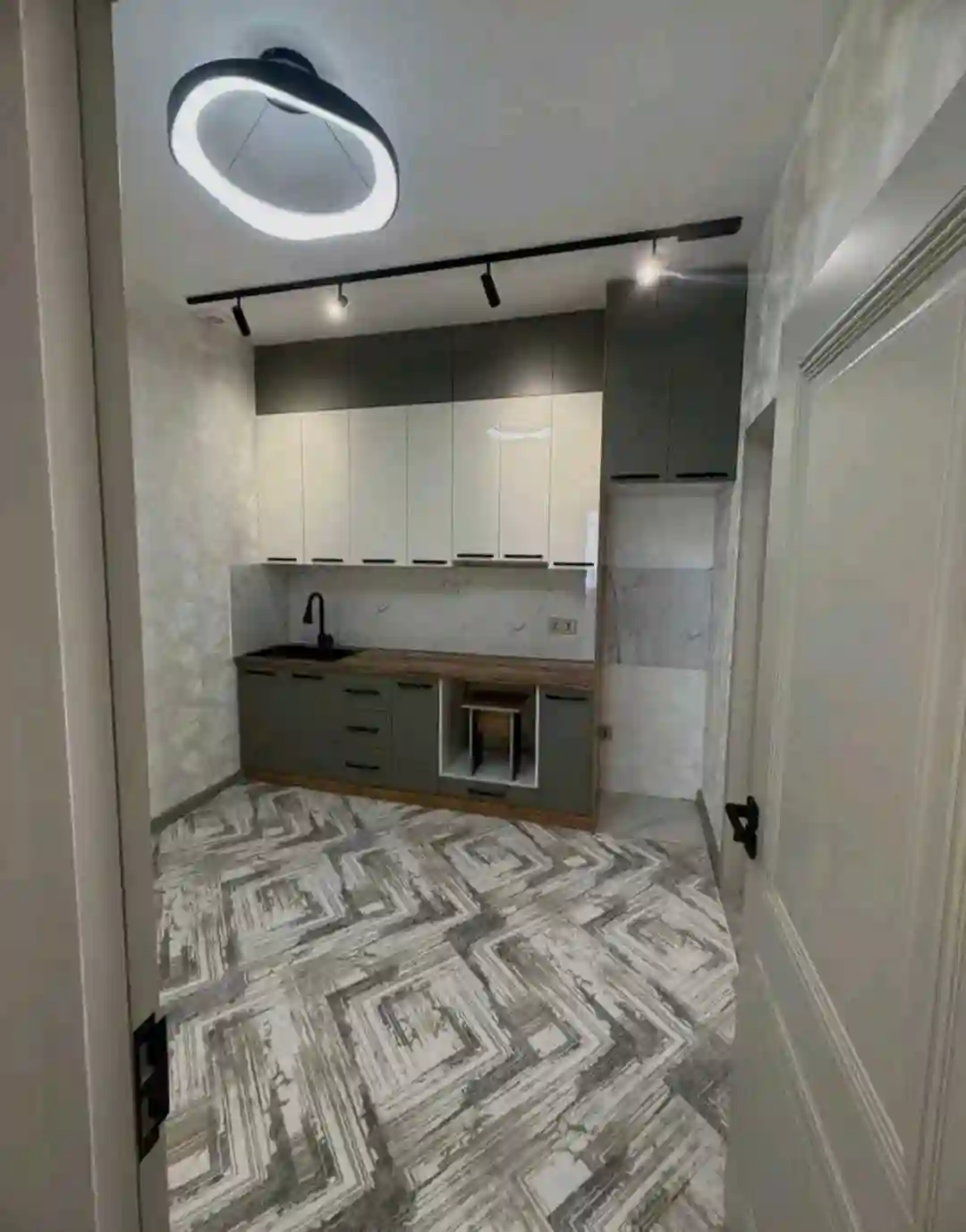 3-к квартира, 4 этаж, 69 м², Шохмансур