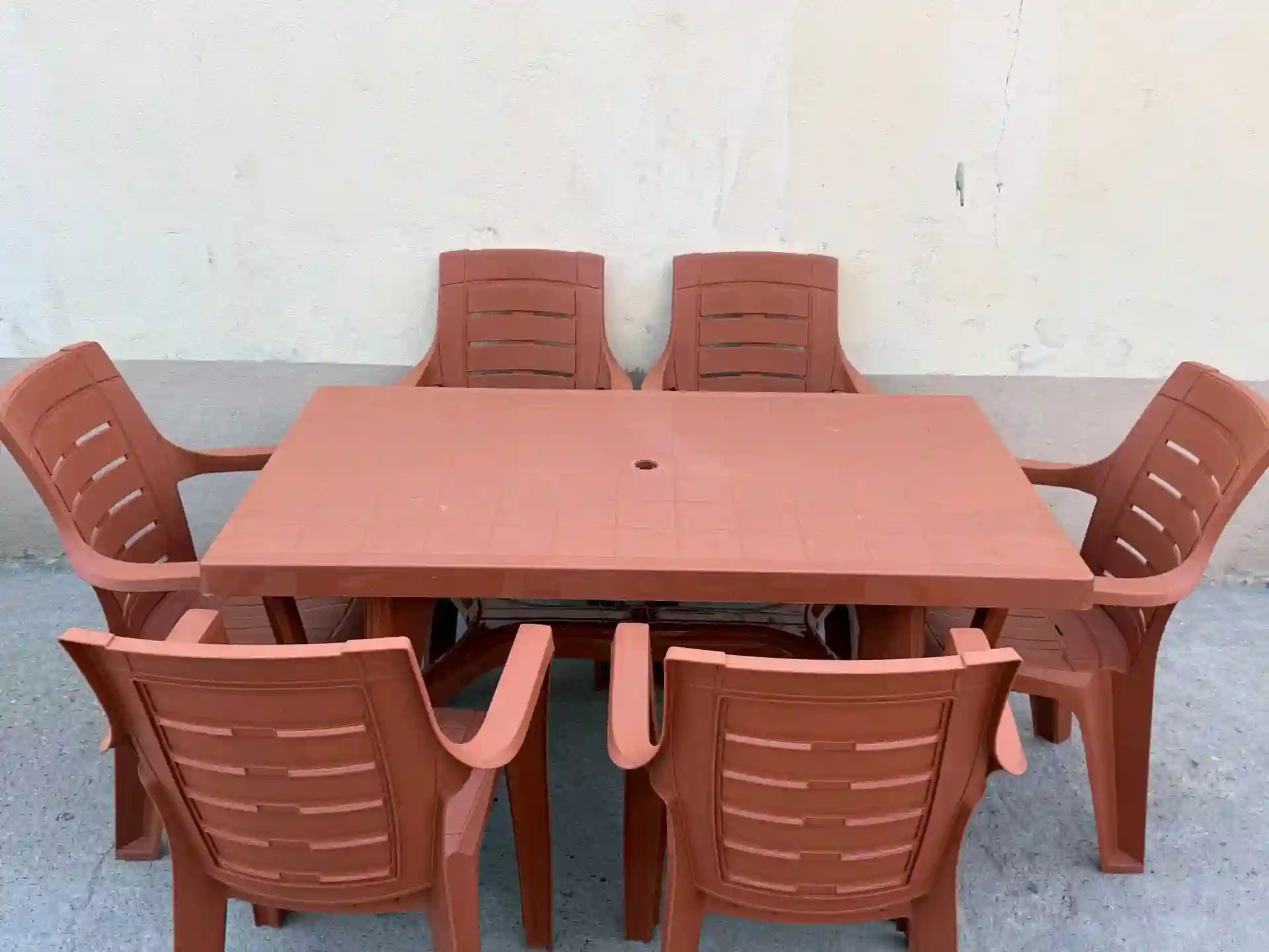Столы и стулья 