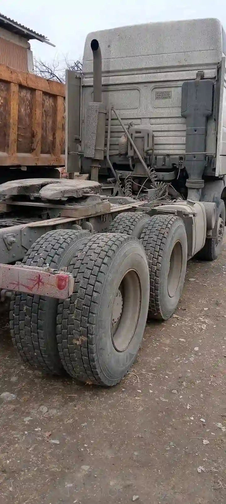 Shacman тягач 