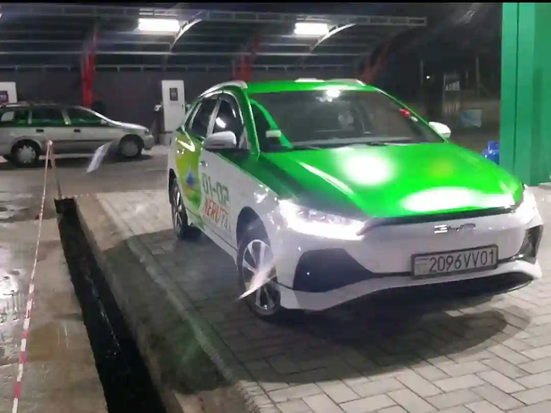 BYD E2 2023 — миниатюра 9