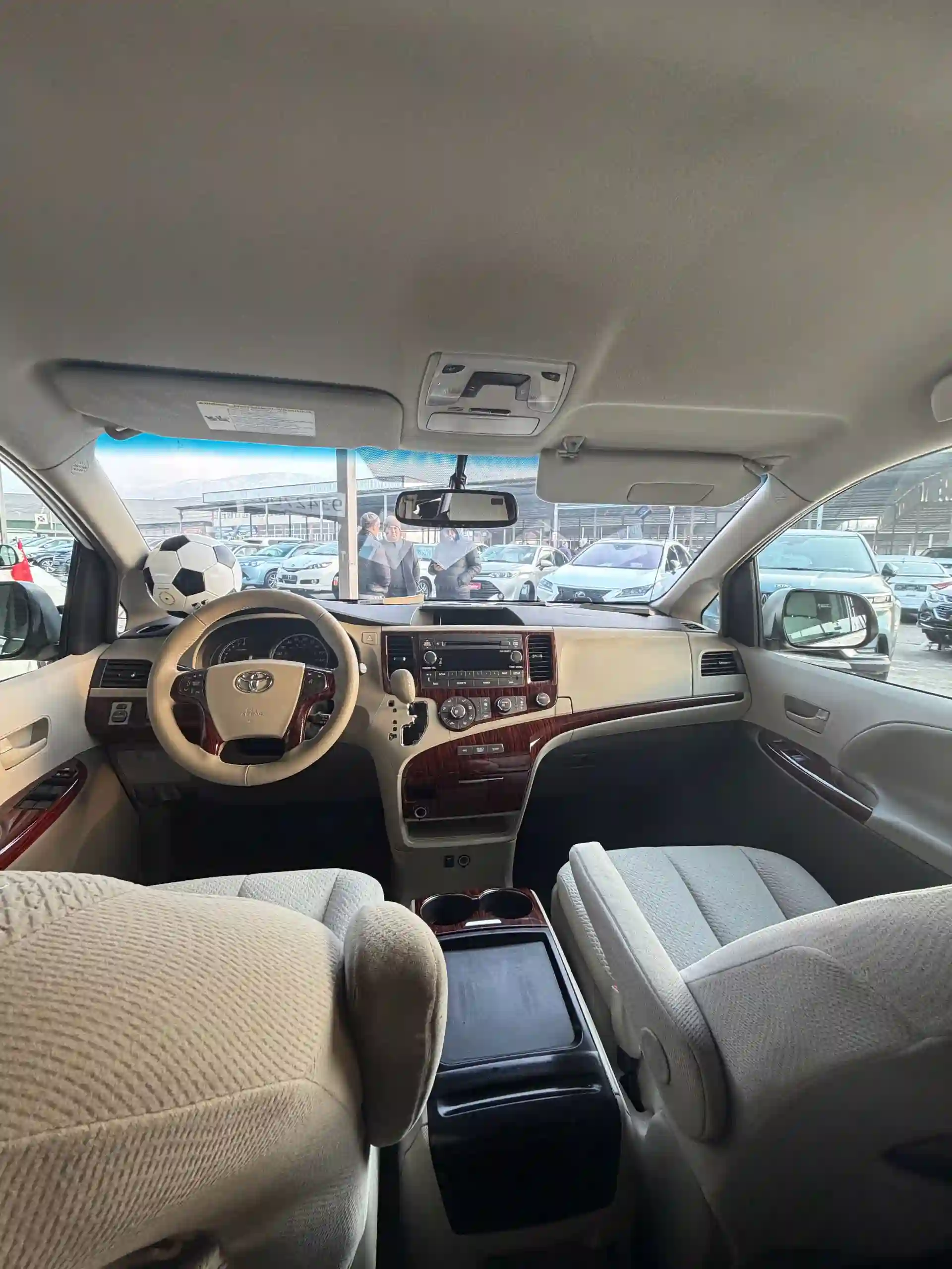 Toyota Sienna 2011