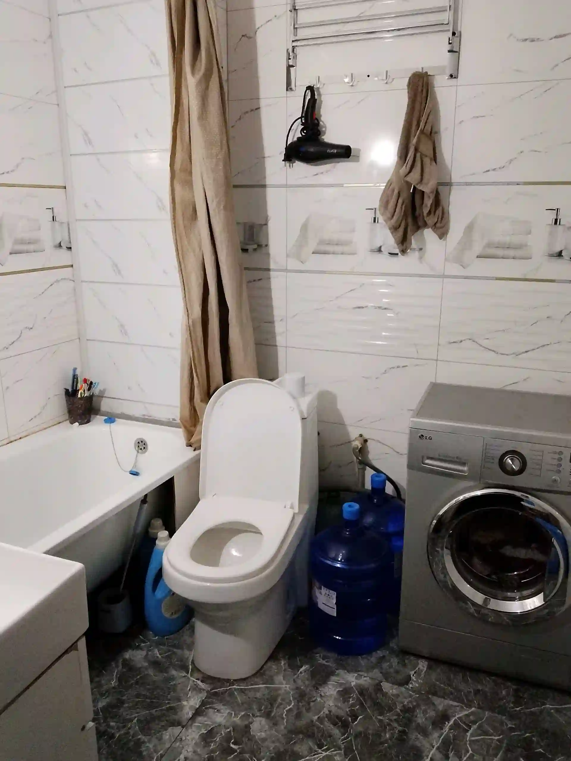 4-к квартира, 6 этаж, 90 м², Каротегин