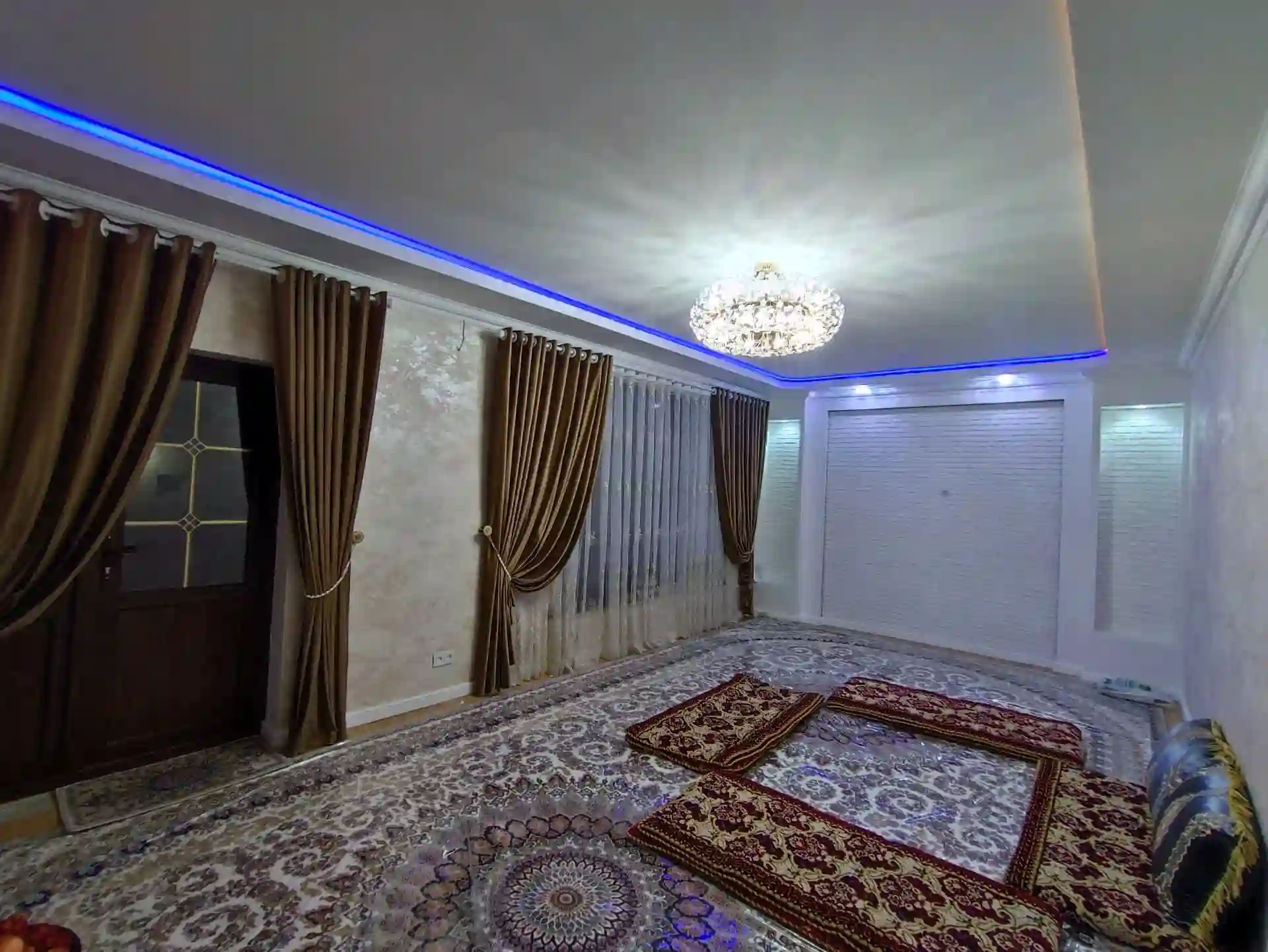 2 этажный, 8-комн. дом, 190 м², Сино