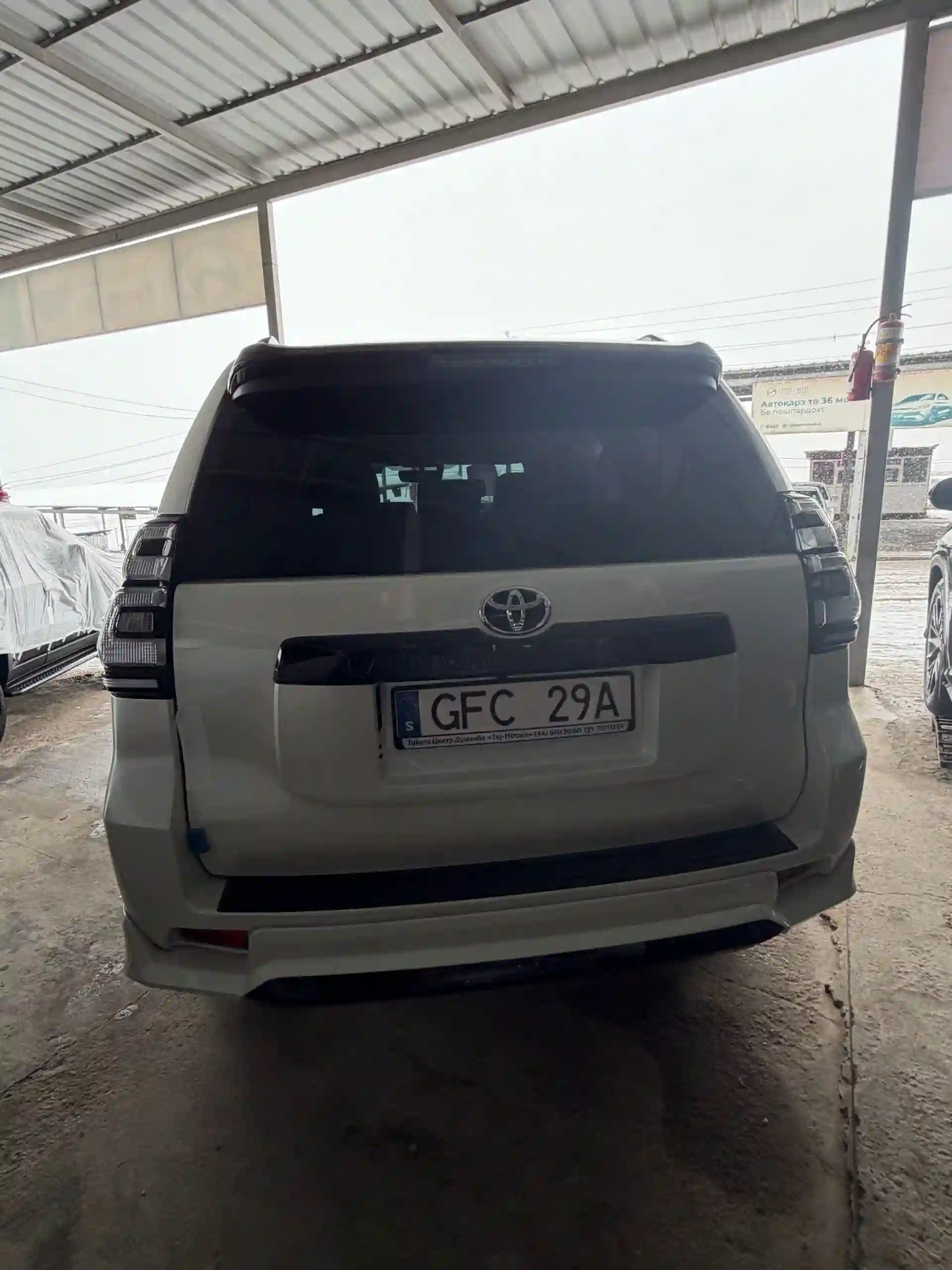 Toyota Land cruiser prado 2023 — миниатюра 3