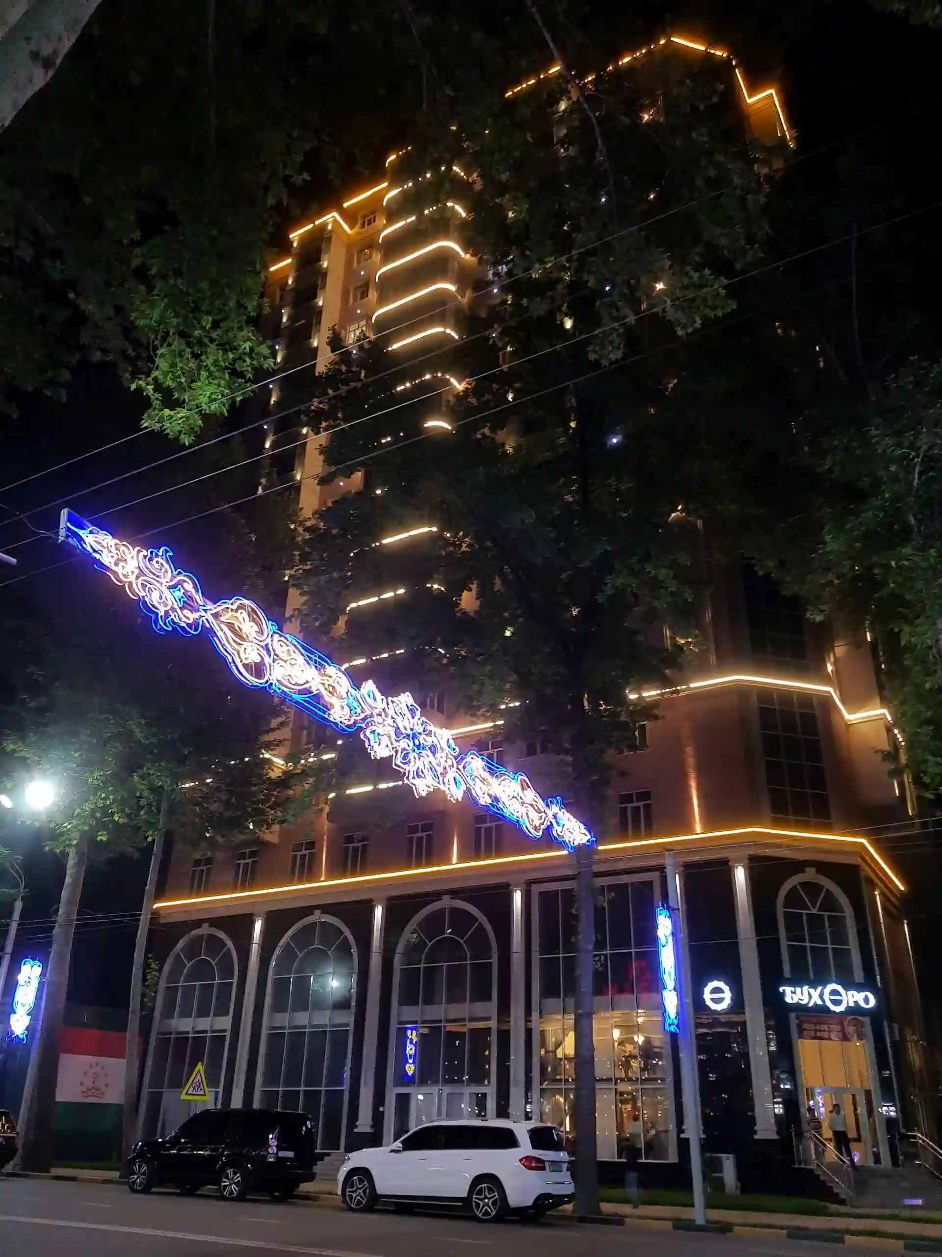 2-к квартира, 10 этаж, 63 м², И.Сомони р-он Пединститут, напротив ресторана Бурака.