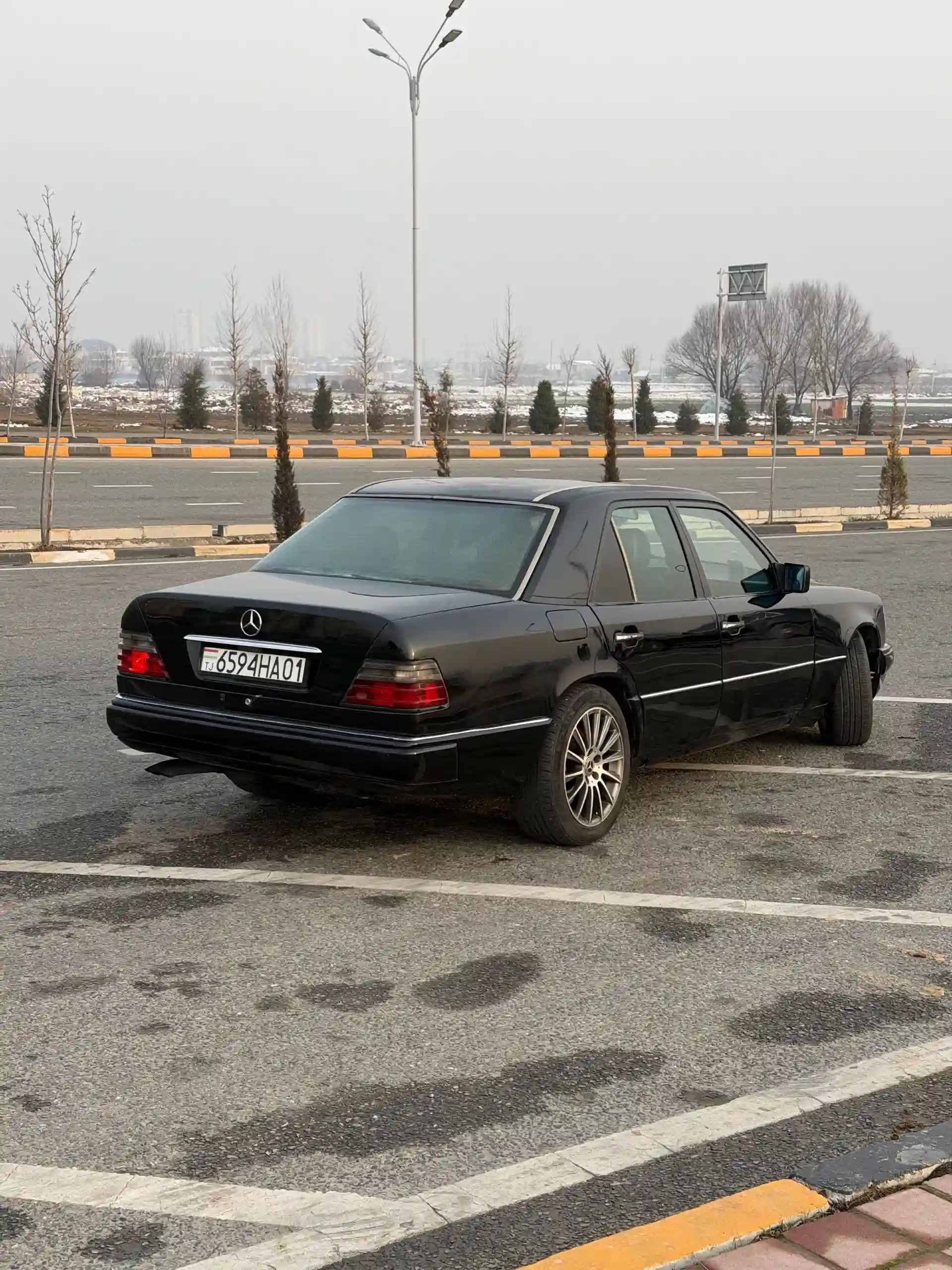 Mercedes-benz E class 1995 — миниатюра 5