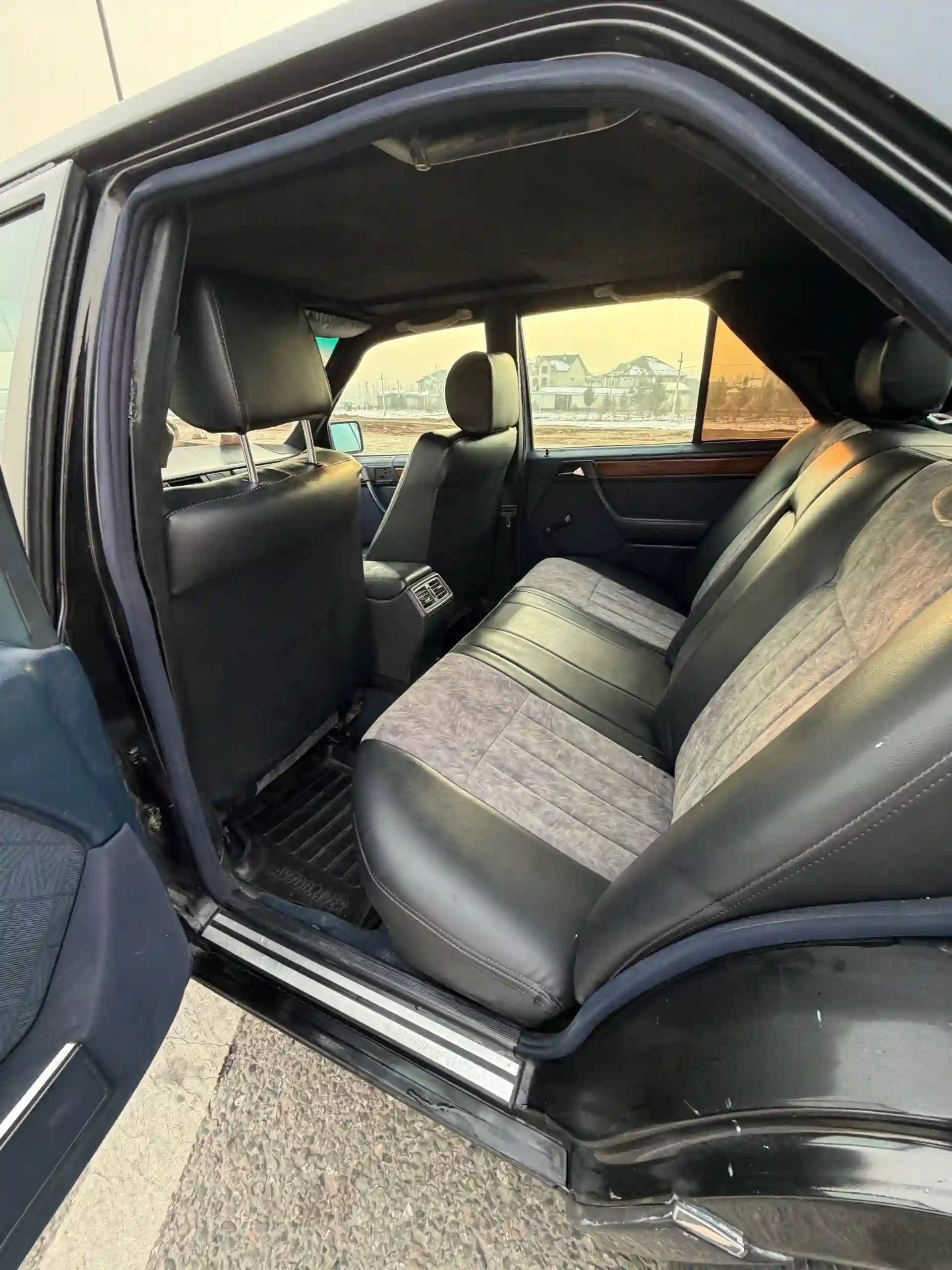 Mercedes-benz E class 1995 — миниатюра 9