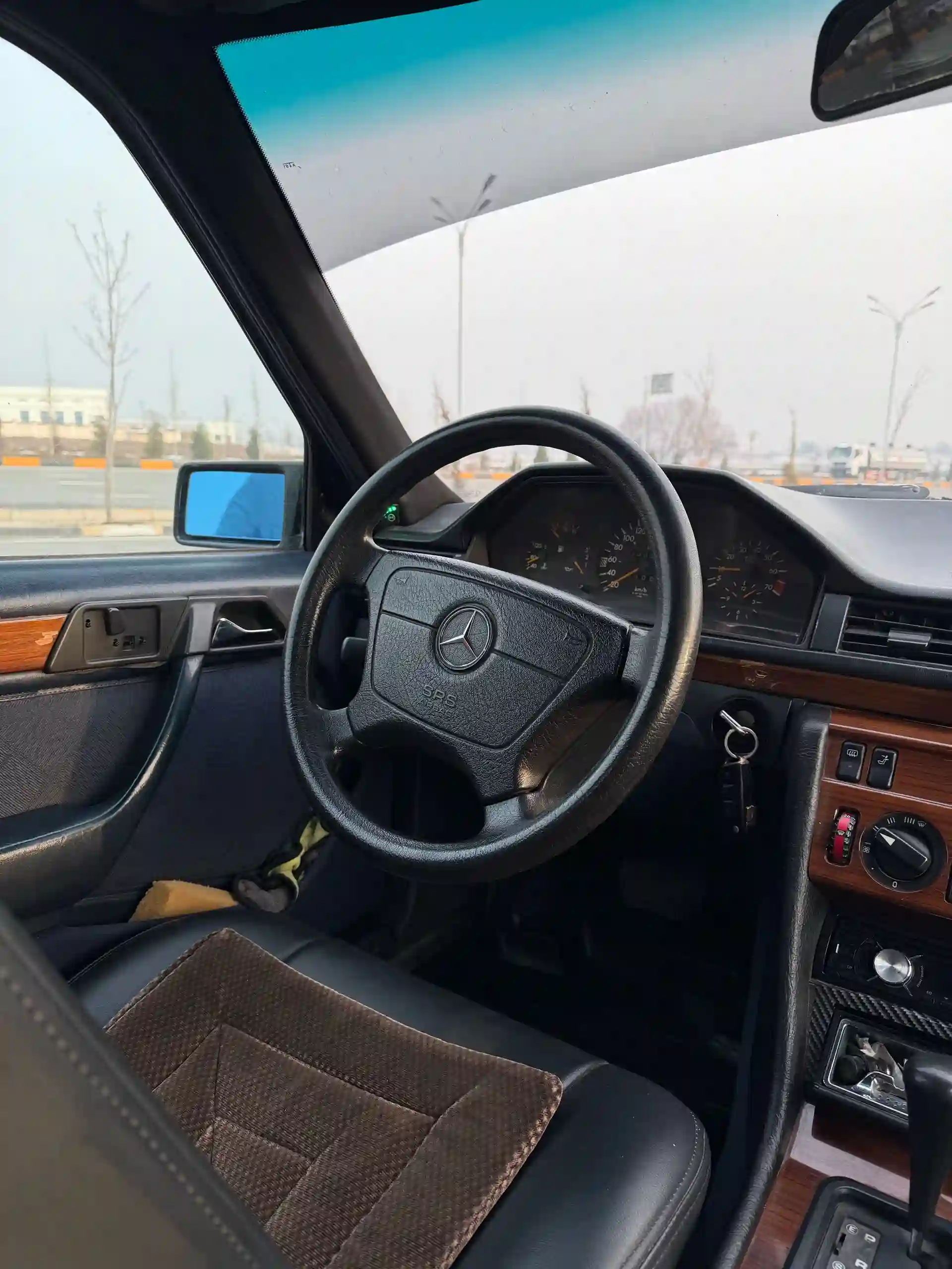 Mercedes-benz E class 1995 — миниатюра 11