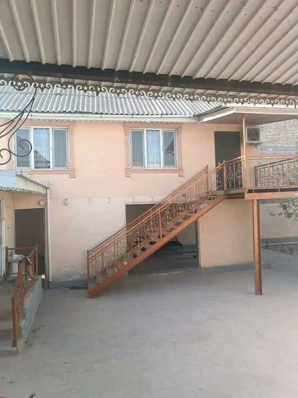 2 этажный, 7-комн. дом, 200 м², 6 соток, Вахдат 3
