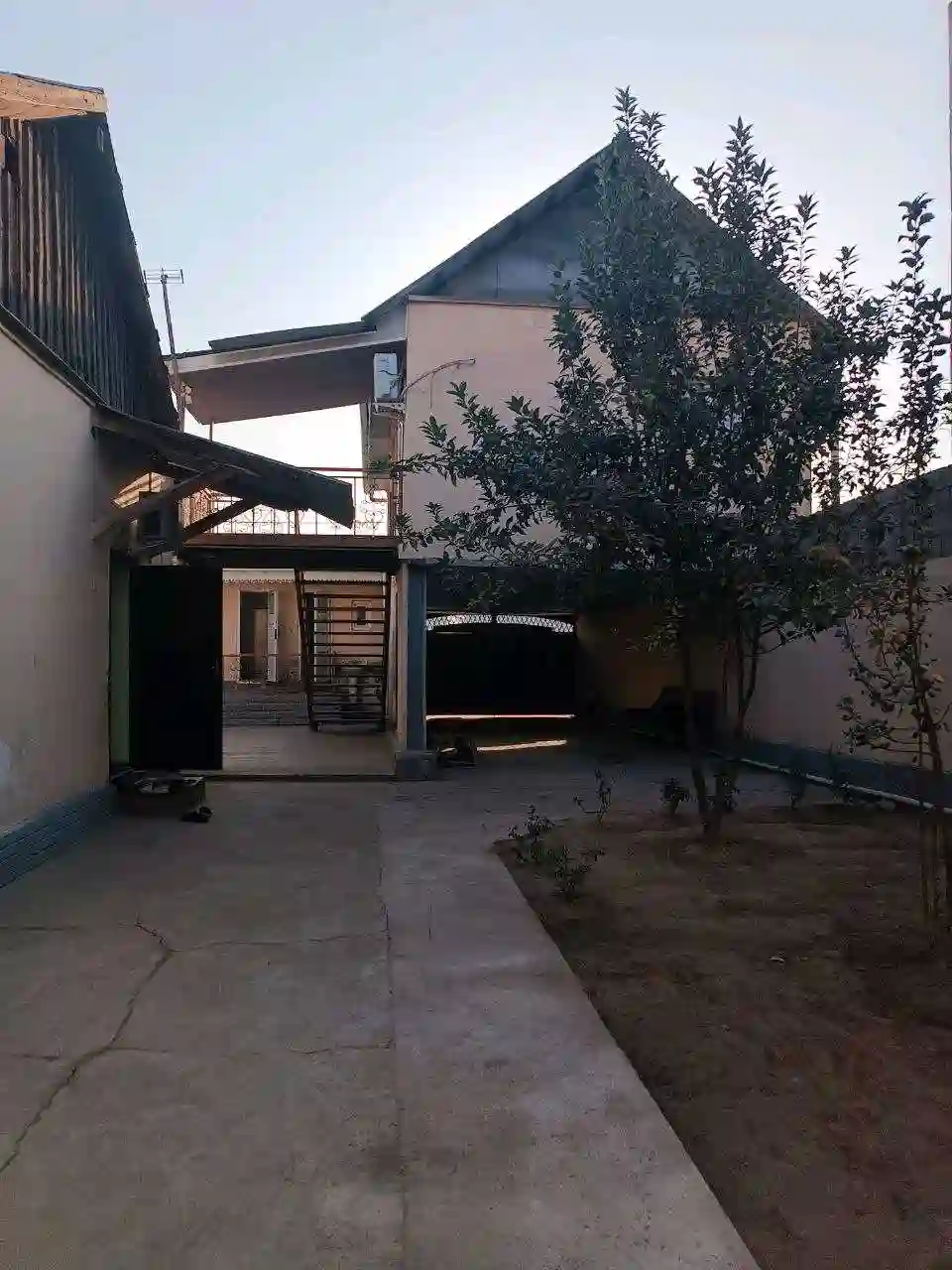 2 этажный, 7-комн. дом, 200 м², 6 соток, Вахдат 3