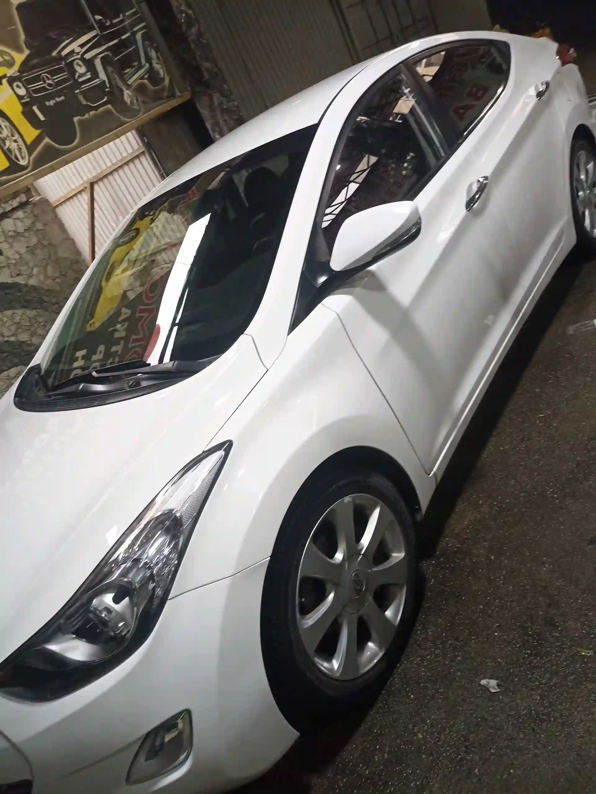 Hyundai Avante 2011