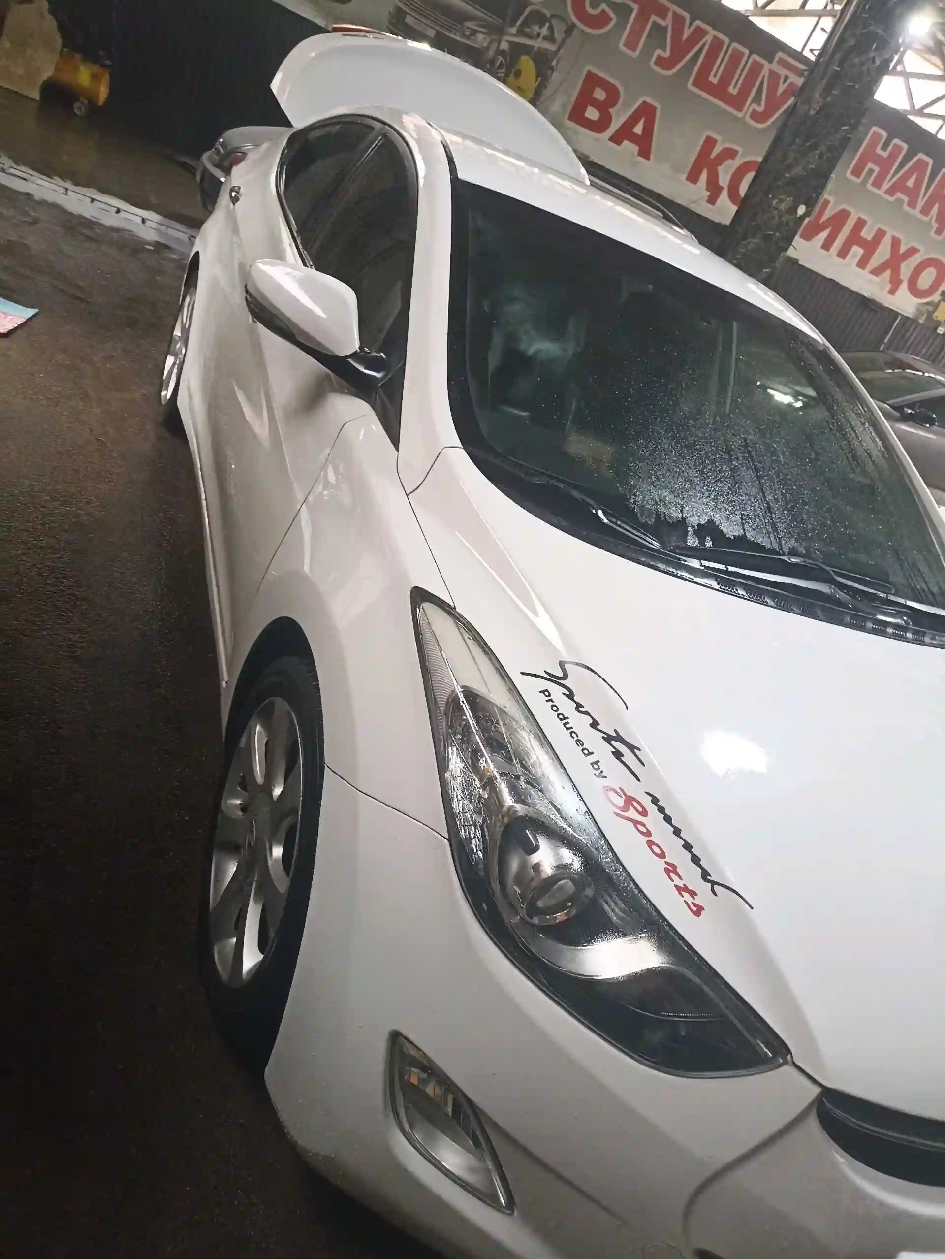 Hyundai Avante 2011