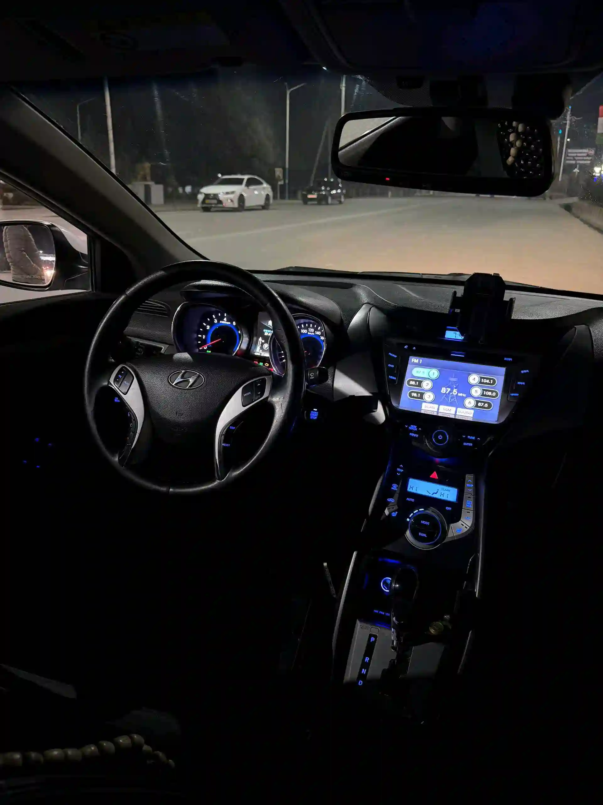 Hyundai Avante 2011