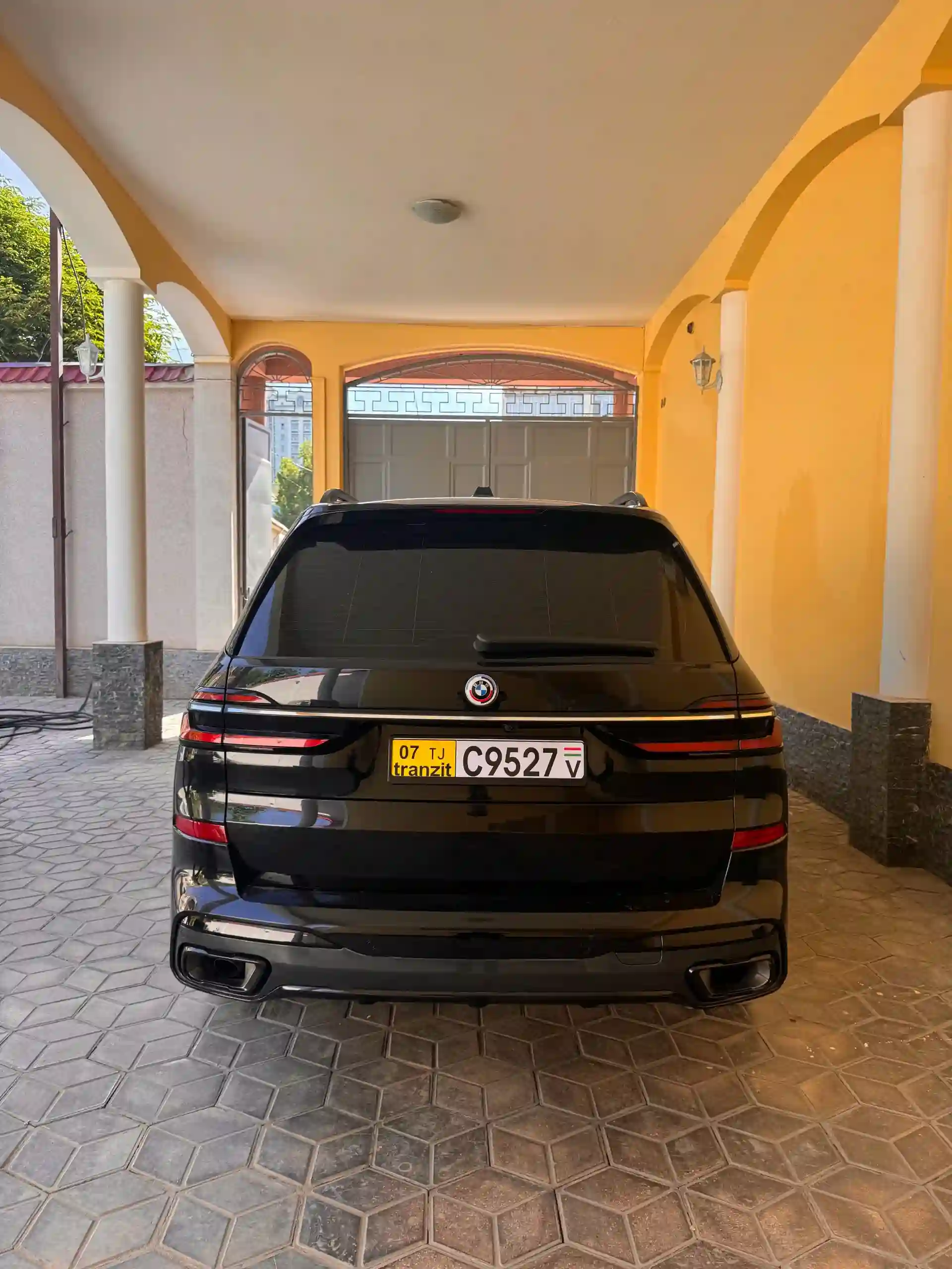 BMW X7 2025 — миниатюра 2