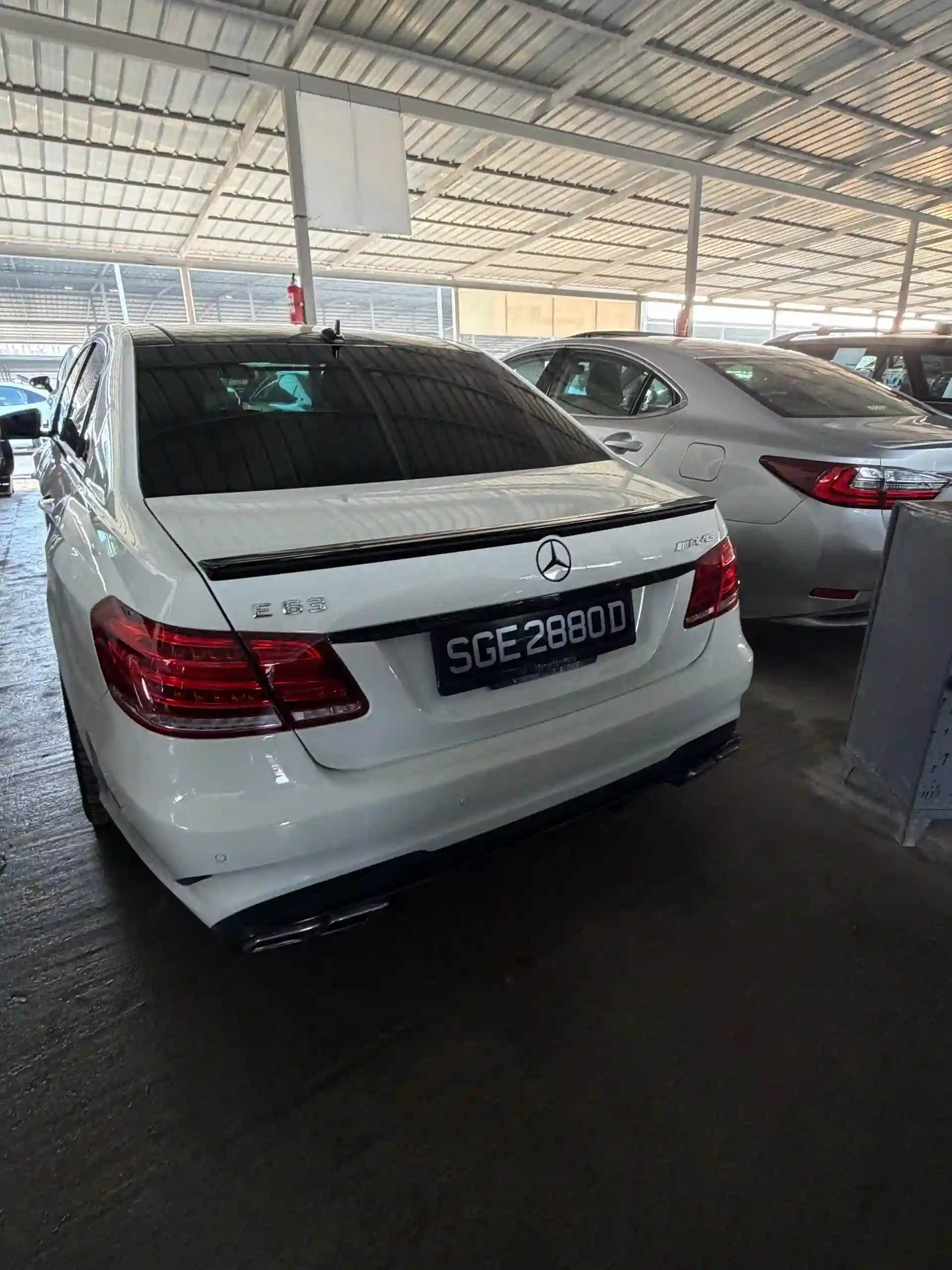 Mercedes-benz E class 2011
