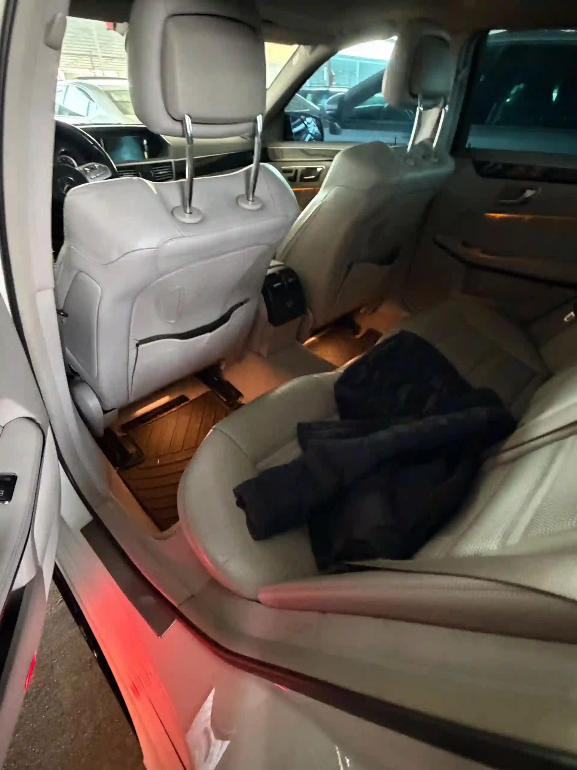 Mercedes-benz E class 2011