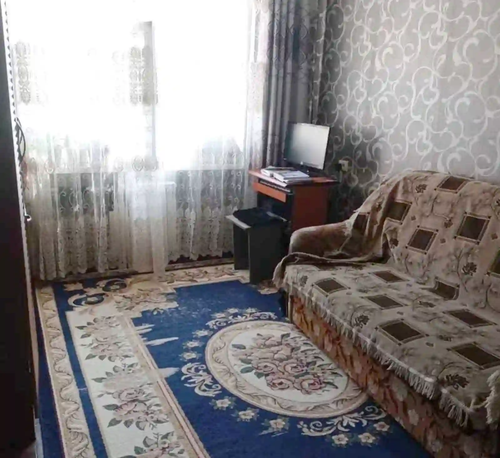 3-к квартира, 2 этаж, 58 м², Фирдавси