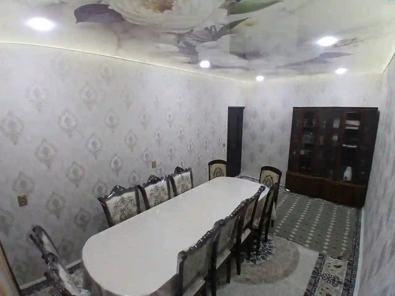 3-к квартира, Цокольный этаж, 84 м², 29мик дом 2