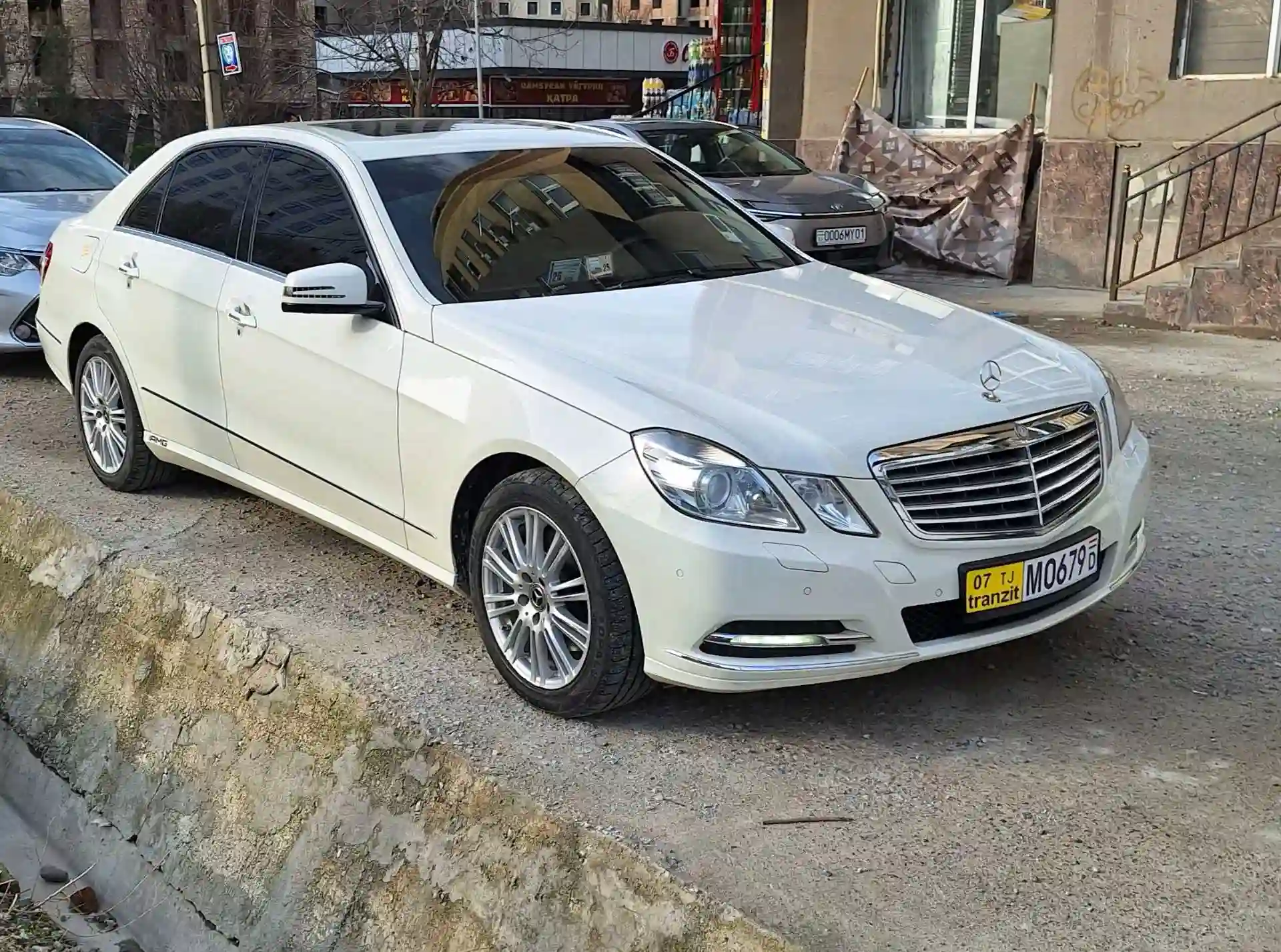 Mercedes-benz E class 2011