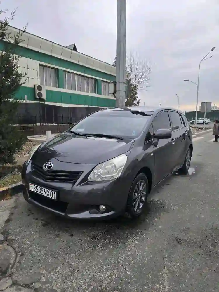 Toyota Verso 2010