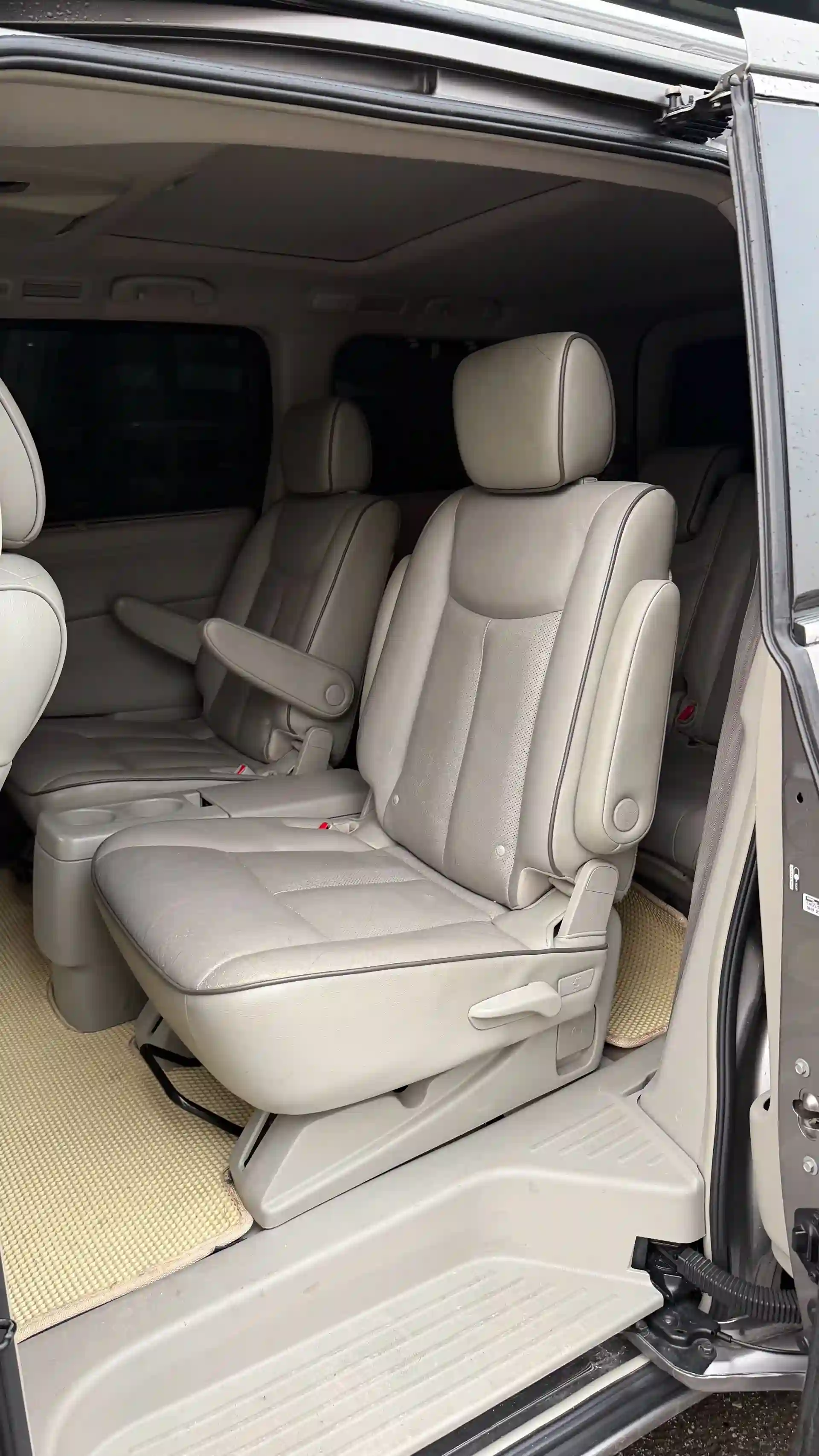 Nissan Quest 2012