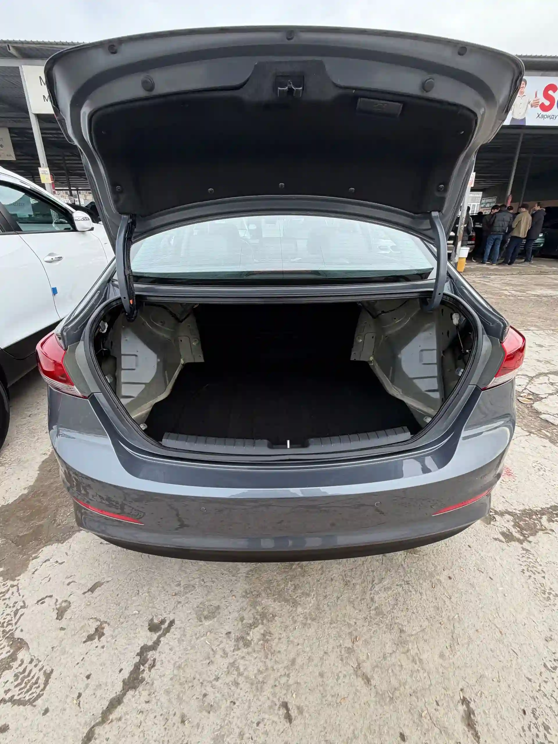 Hyundai Avante 2016