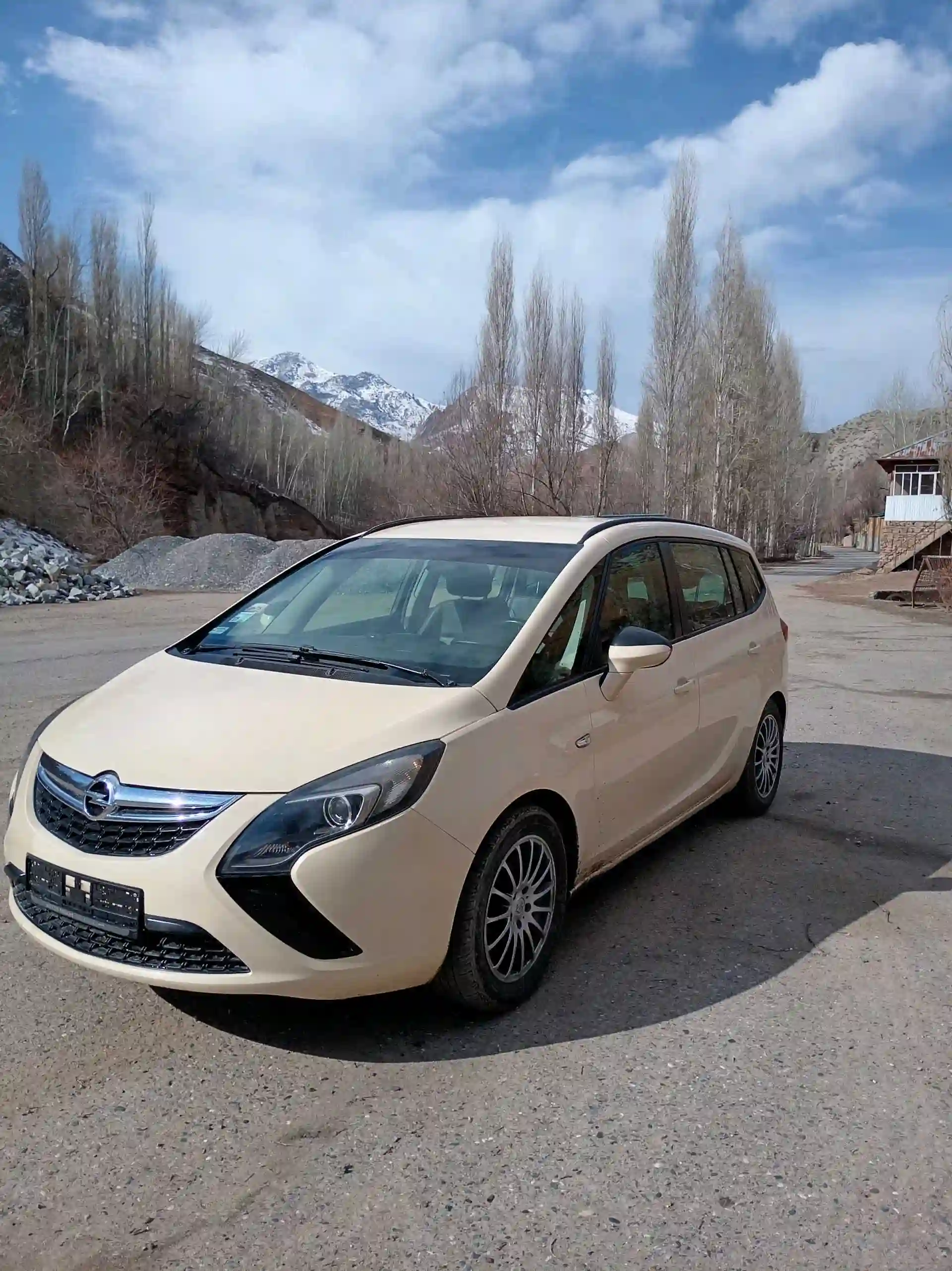 Opel Zafira 2013 — миниатюра 3