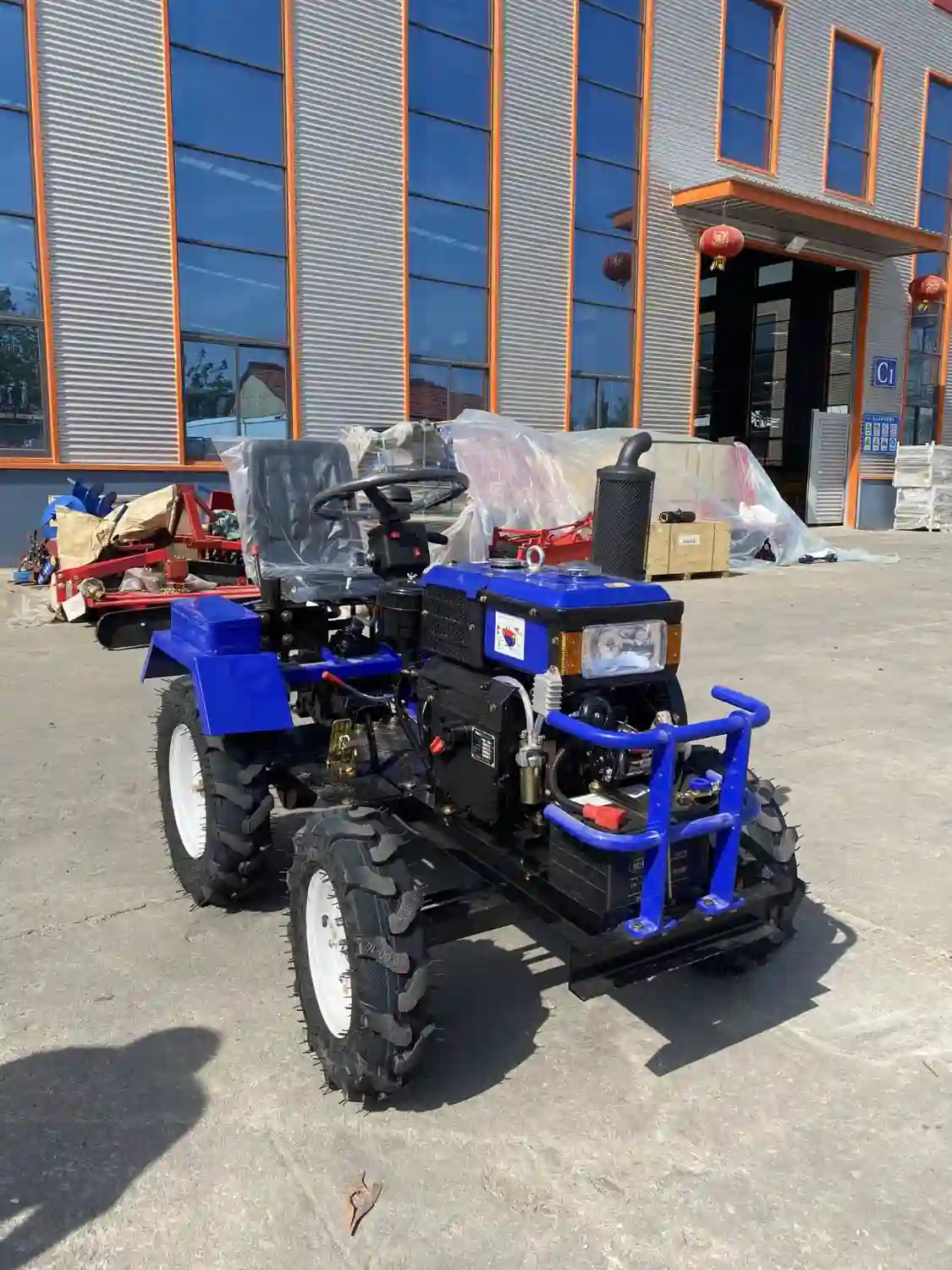 Мини-трактор + плуг, фрезер