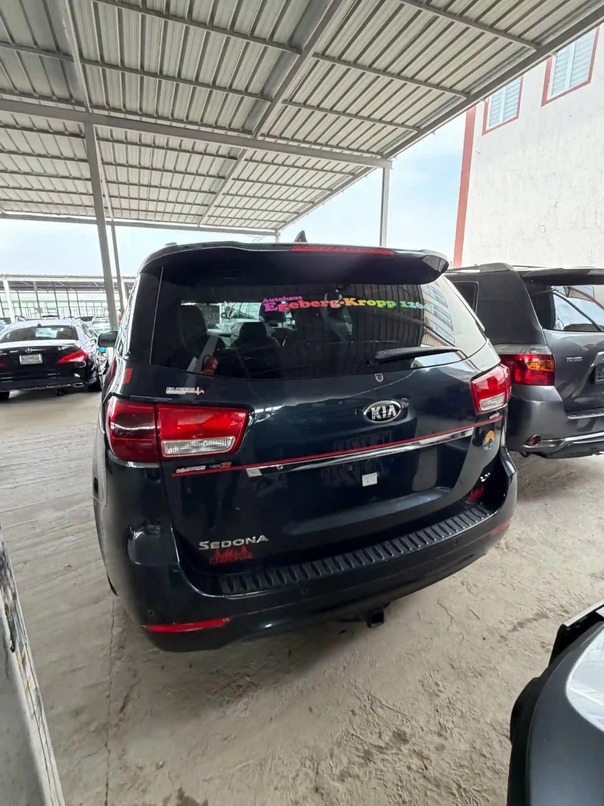 Kia Sedona 2016 — миниатюра 3