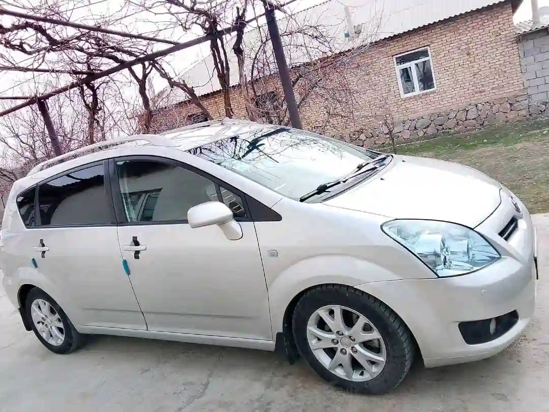 Toyota Corolla verso 2008