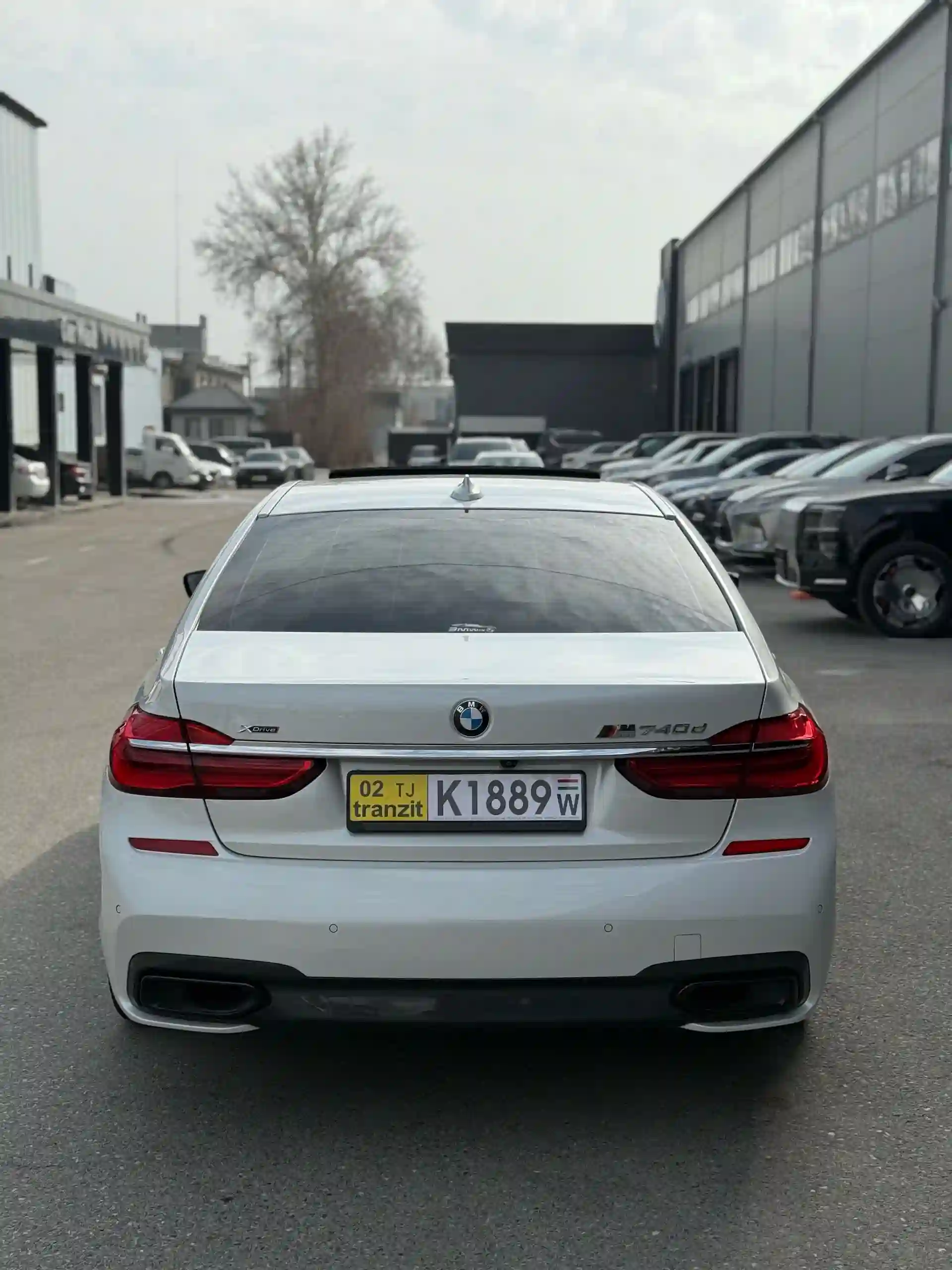 BMW 7 series 2017 — миниатюра 2