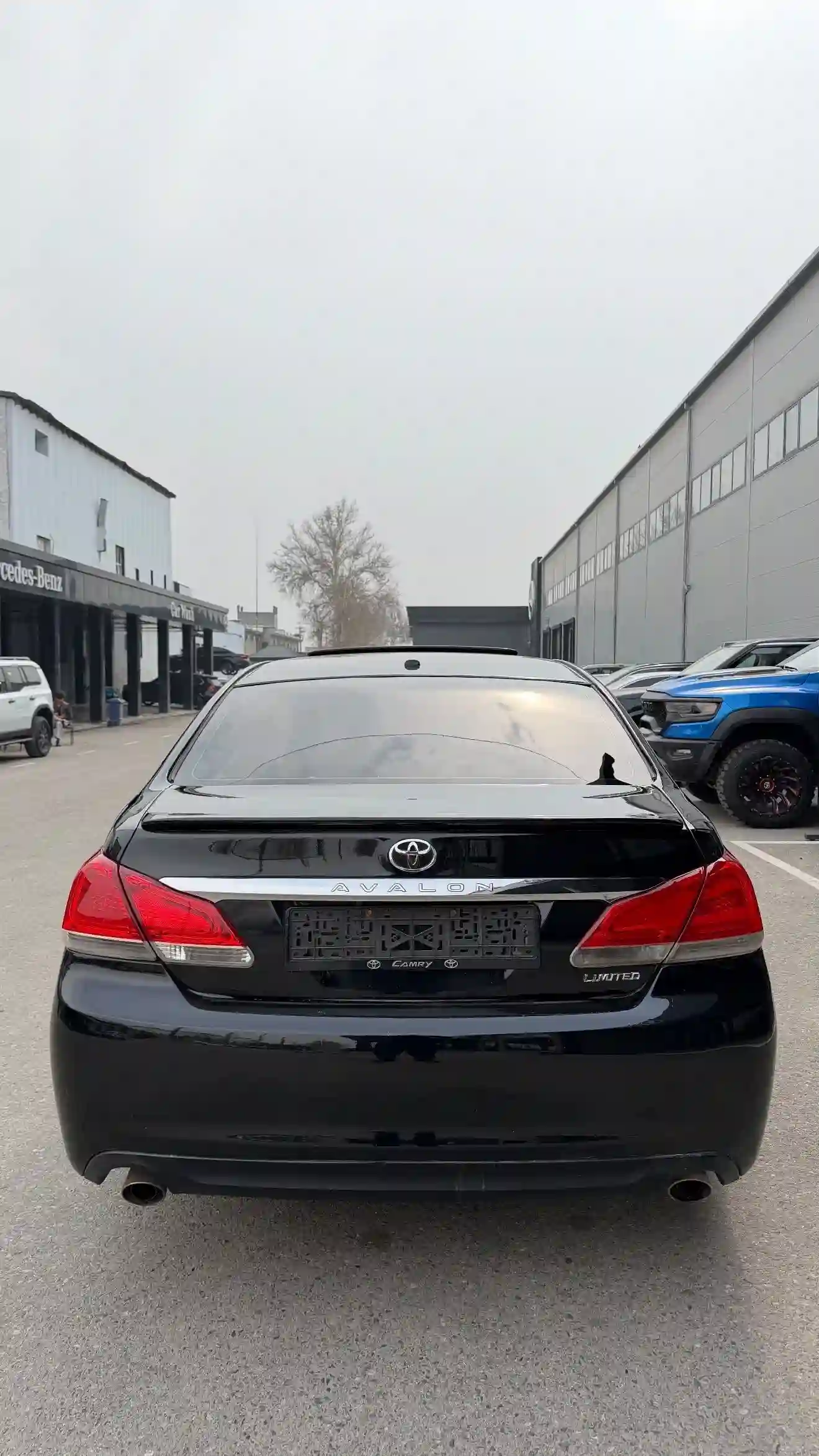 Toyota Avalon 2010