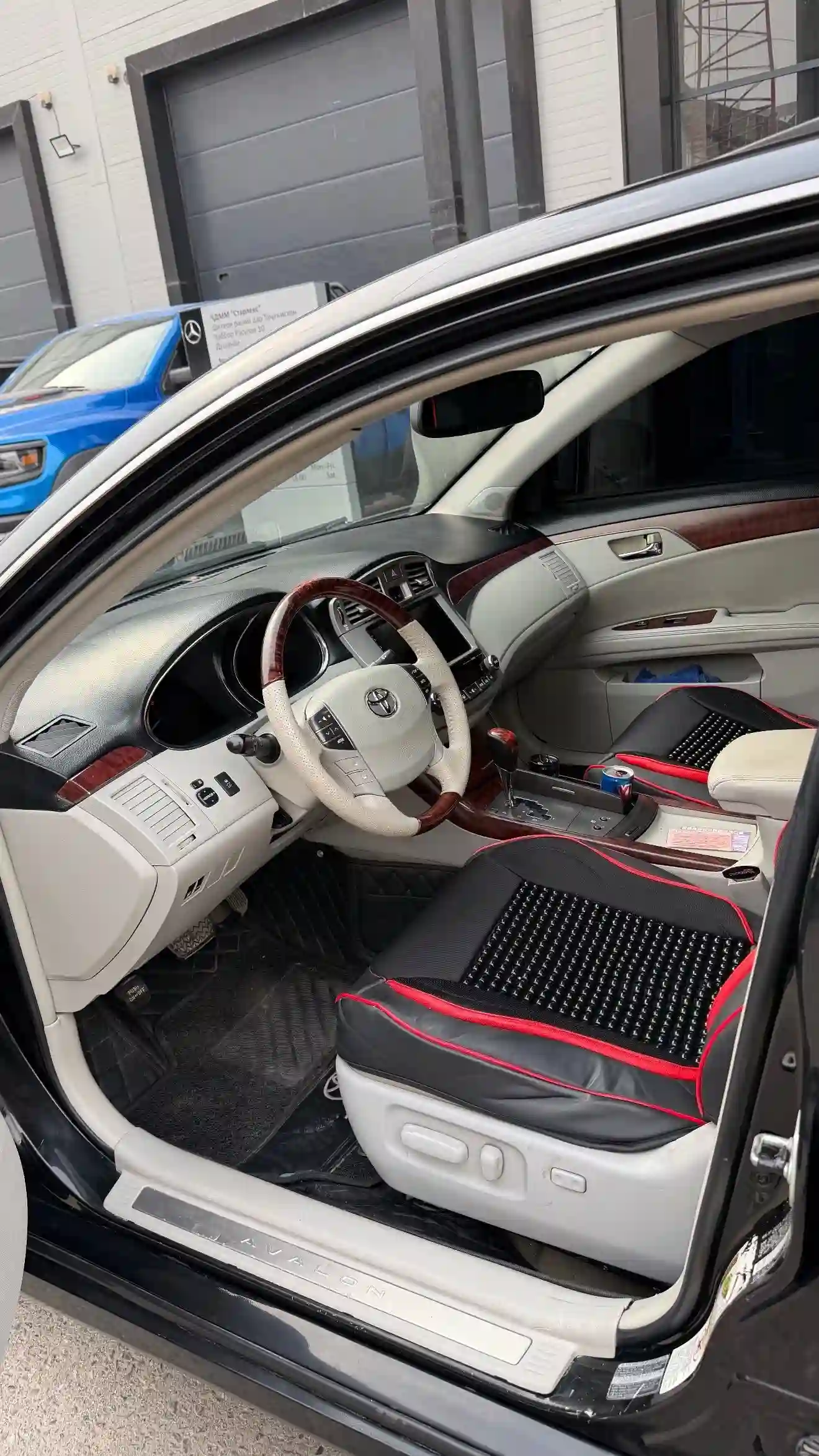 Toyota Avalon 2010