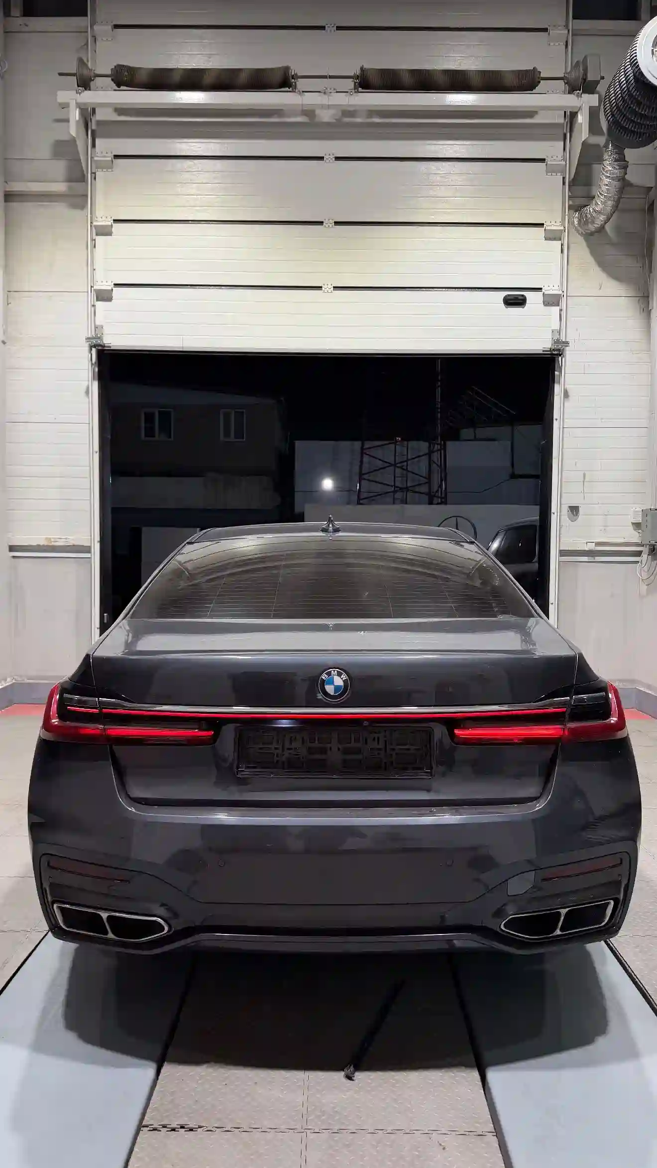BMW 7 series 2017 — миниатюра 2