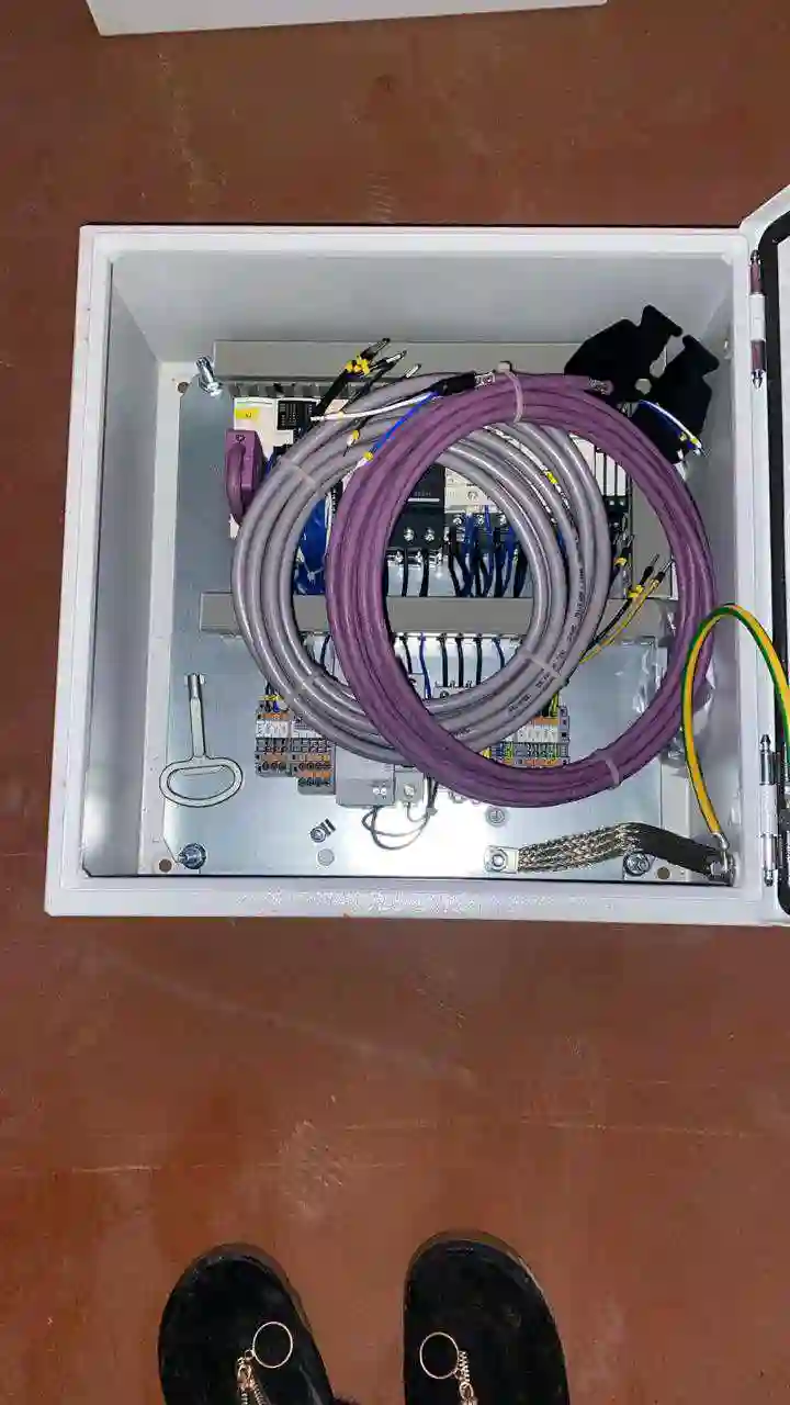 380 v