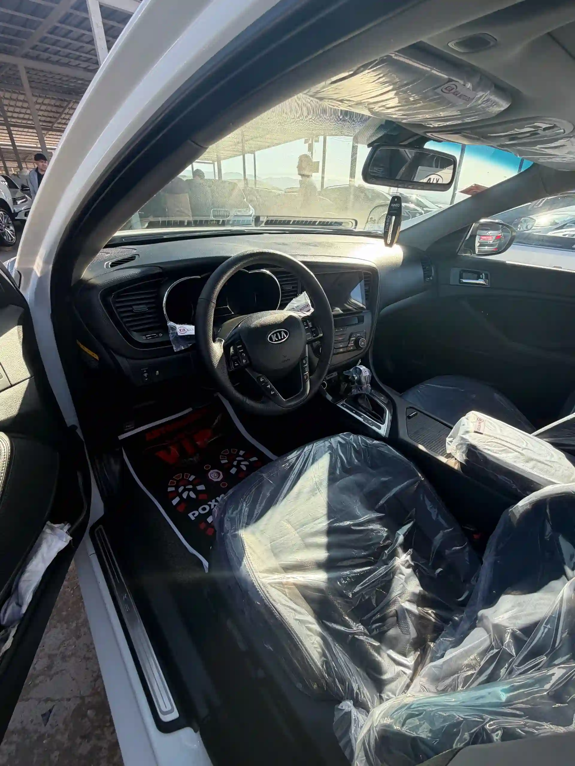 Kia K5 2011