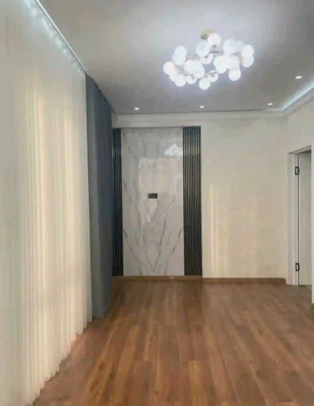 3-к квартира, 18 этаж, 86 м², Шохмансур
