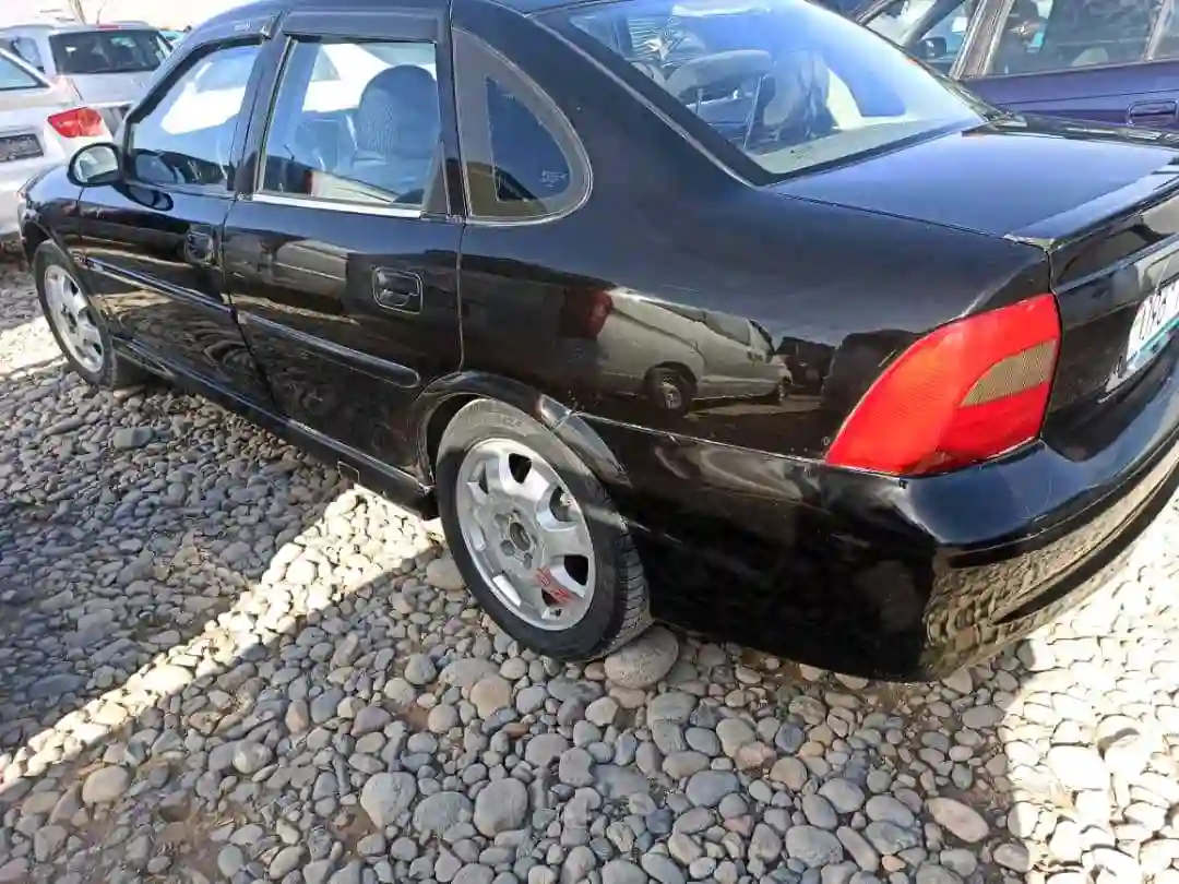 Opel Vectra b 1998 — миниатюра 2