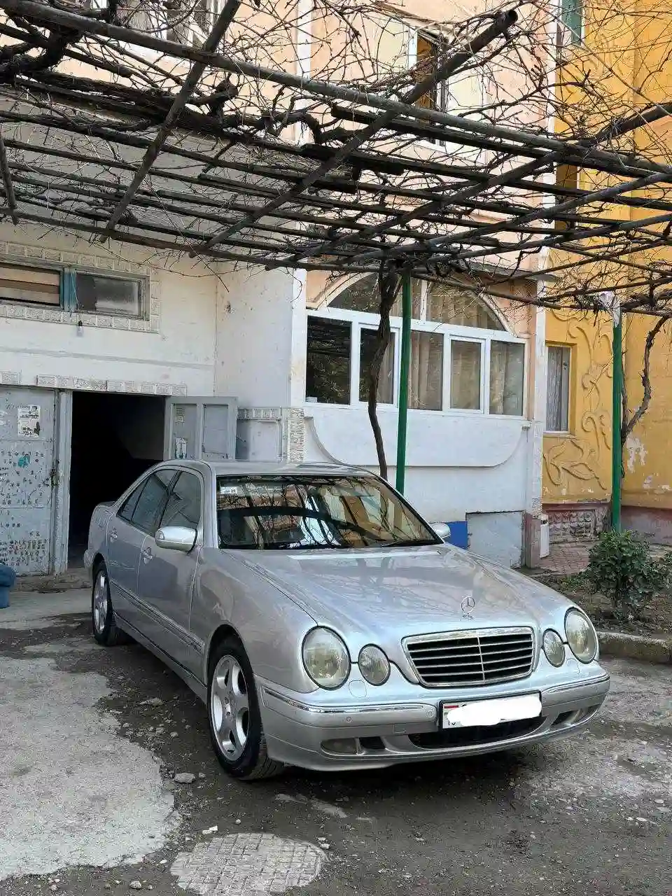 Mercedes-benz E class 2001