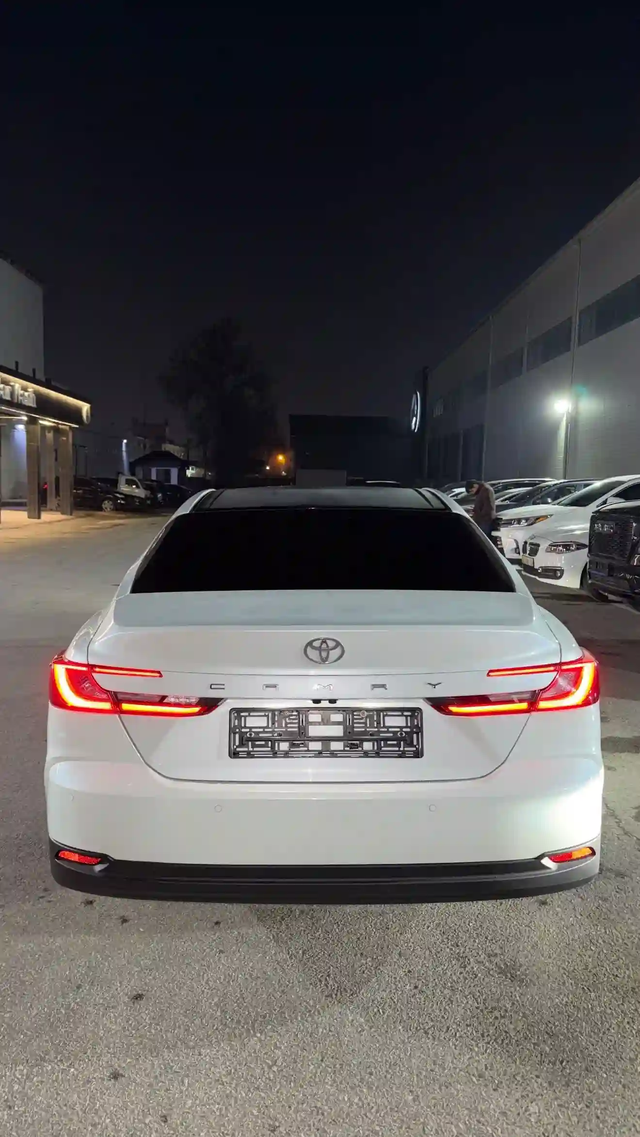 Toyota Camry 2025 — миниатюра 2