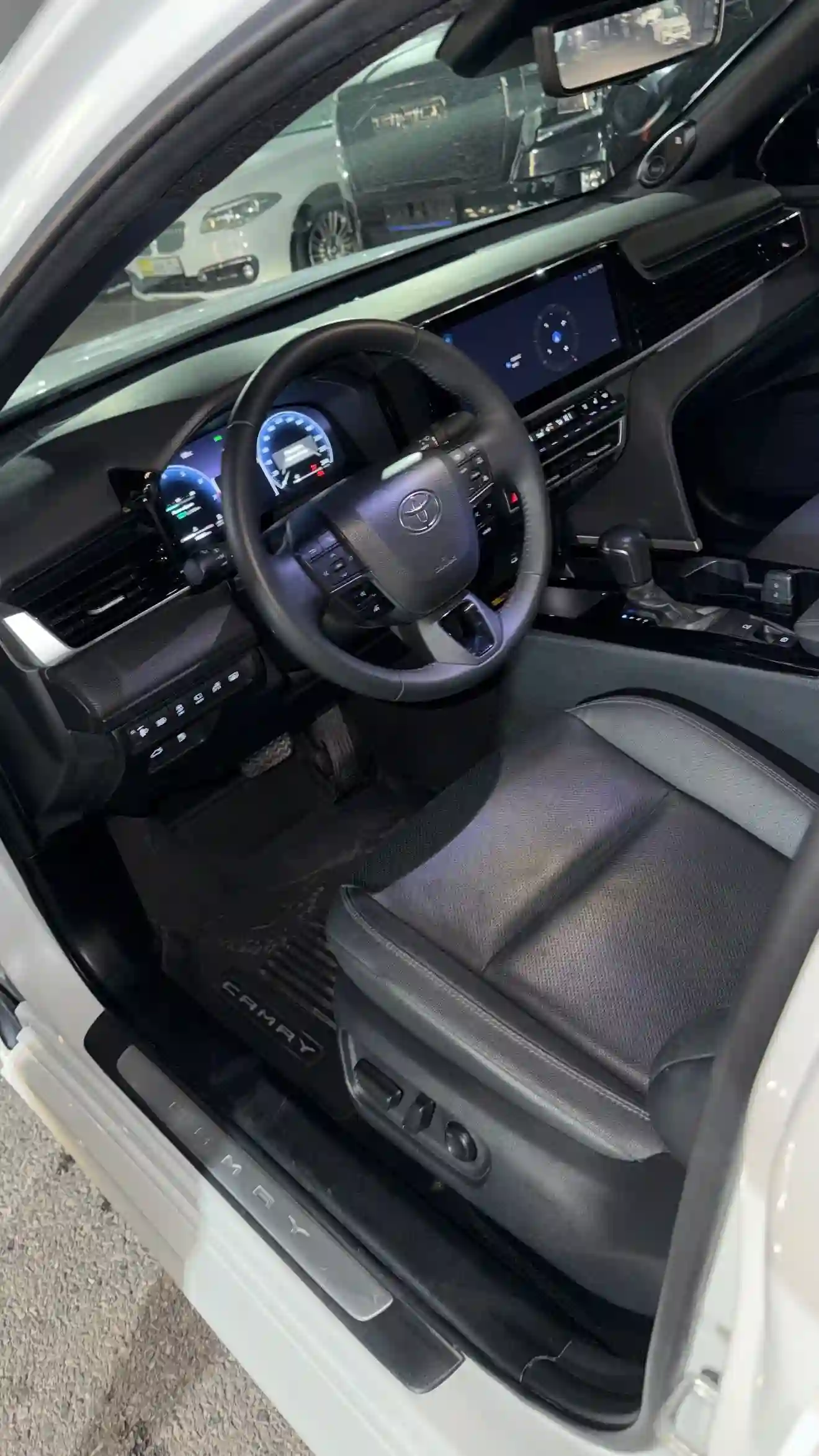Toyota Camry 2025 — миниатюра 3