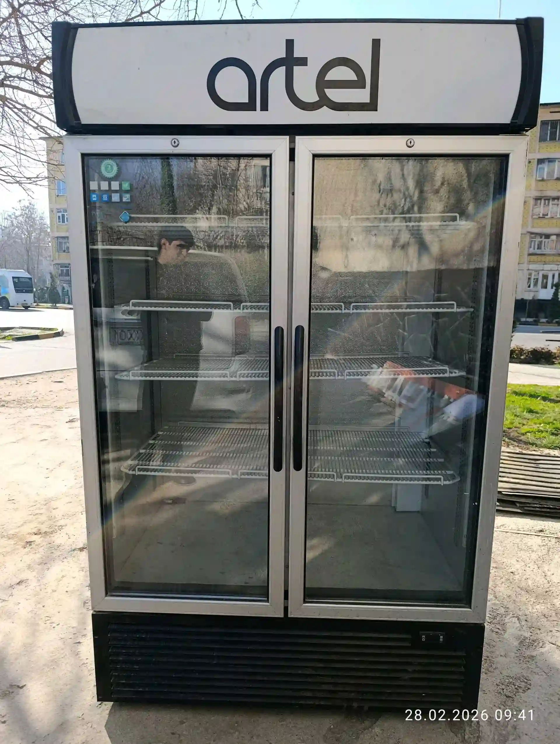 Яхдони витринӣ ARTEL