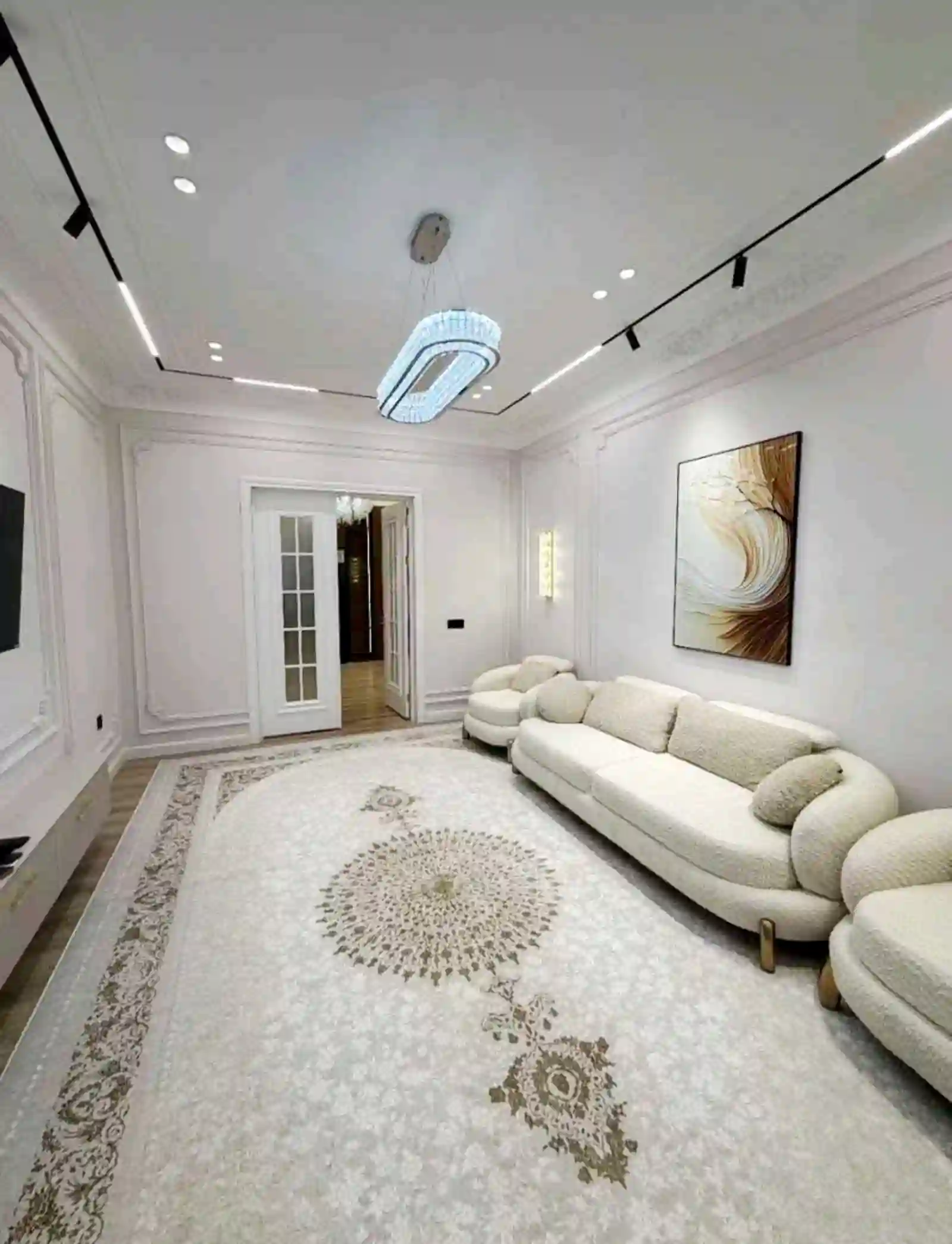 2-к квартира, Цокольный этаж,  м²,