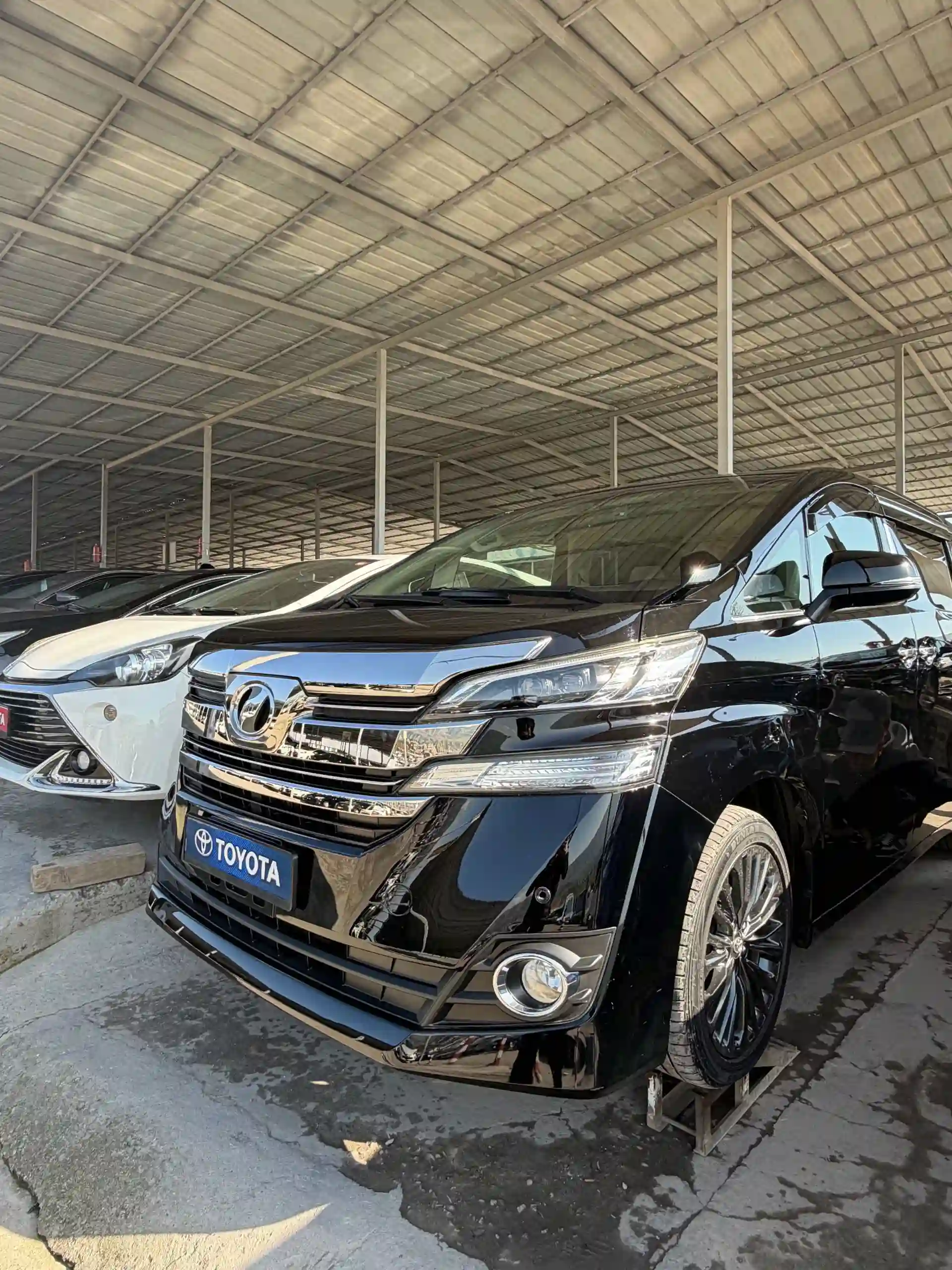 Toyota Vellfire 2016