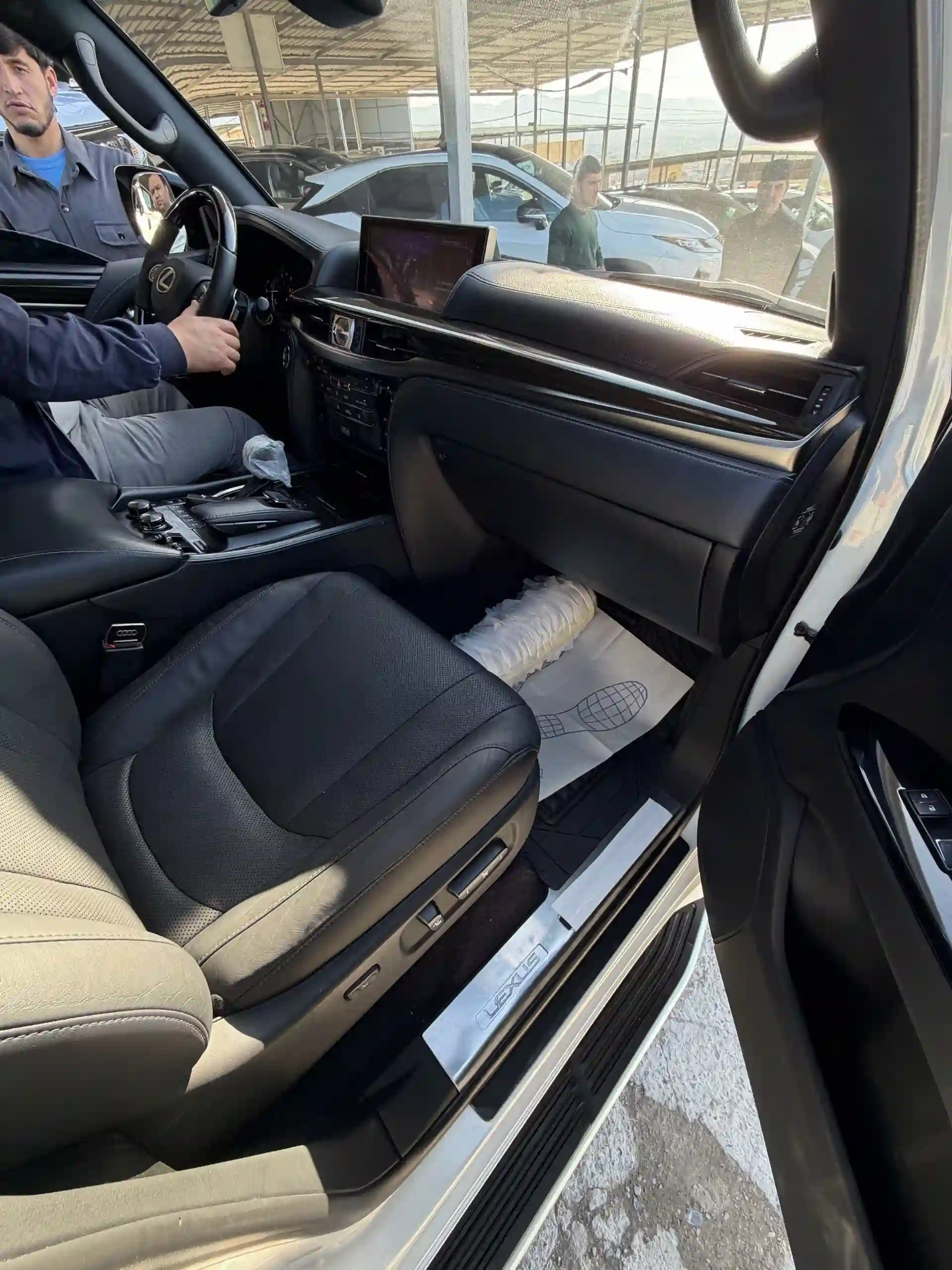 Lexus Lx series 2019 — миниатюра 6